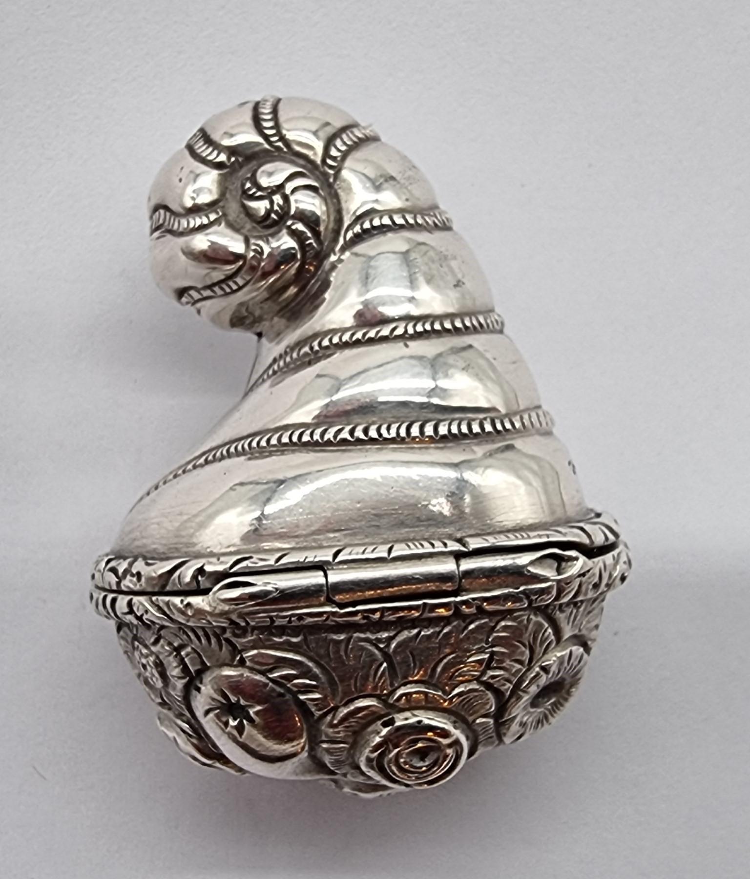 English Georgian hallmarked silver vinaigrette modelled as cornucopia circa 1820 11