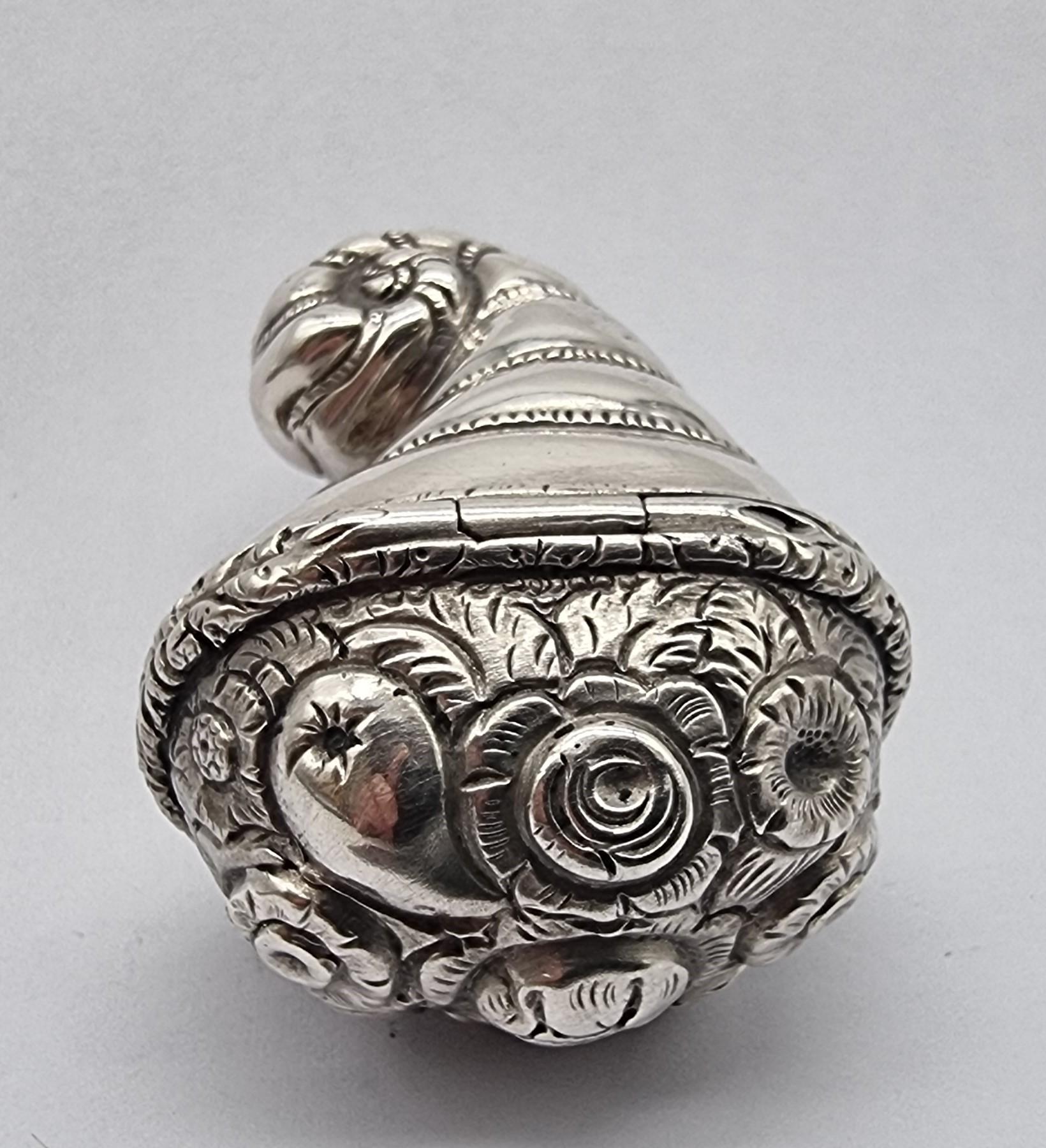 English Georgian hallmarked silver vinaigrette modelled as cornucopia circa 1820 12