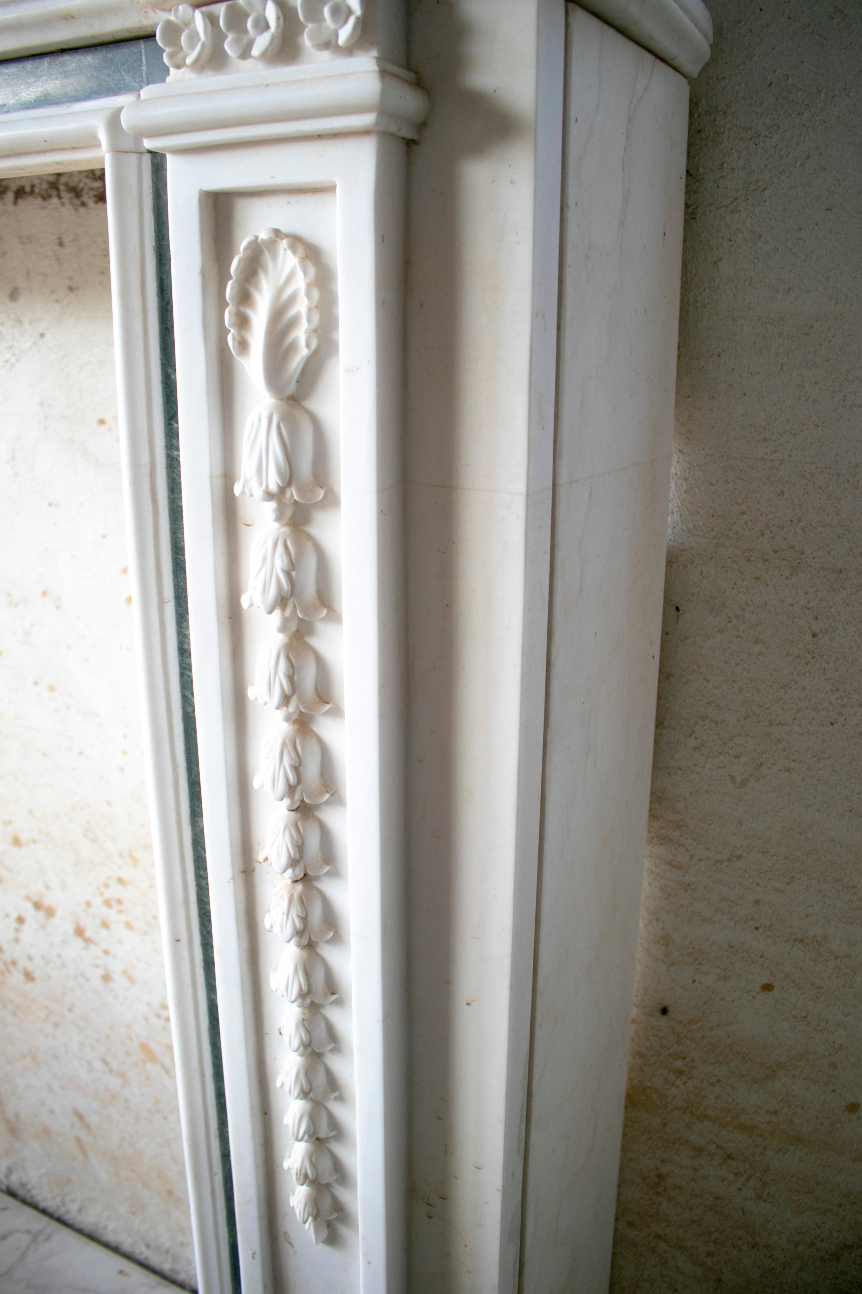 20th Century English Georgian Hand Carved Marble Fireplace Mantle with Serpentine Inlay