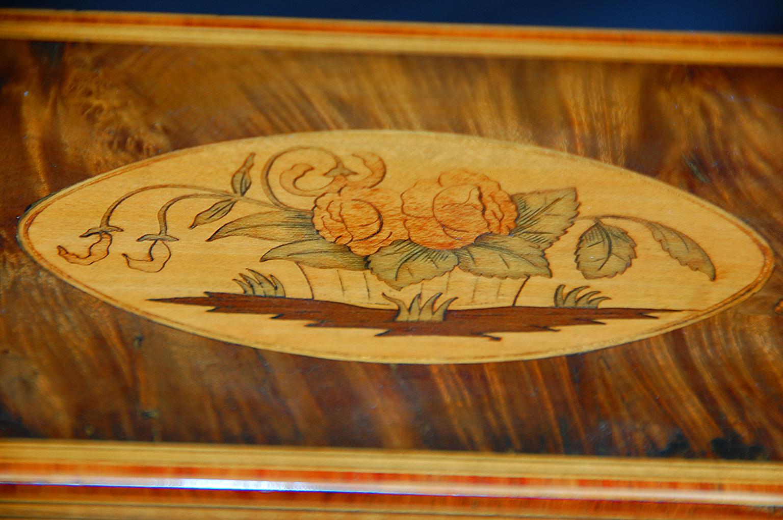English Georgian Harewood Floral Inlaid Double Tea Caddy In Good Condition In Wells, ME
