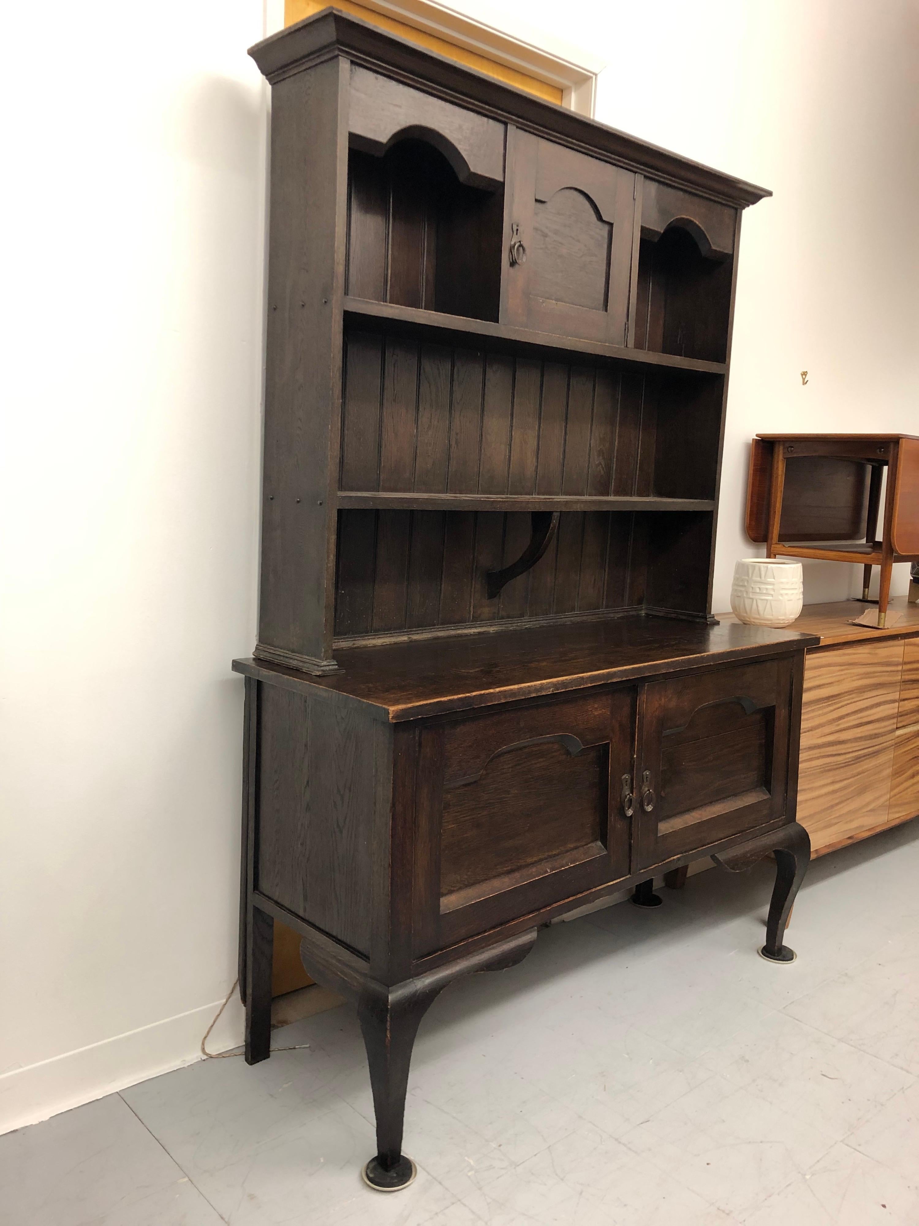 English Georgian Hutch or Welsh Two Piece Cabinet With Display Hutch In Good Condition In Seattle, WA