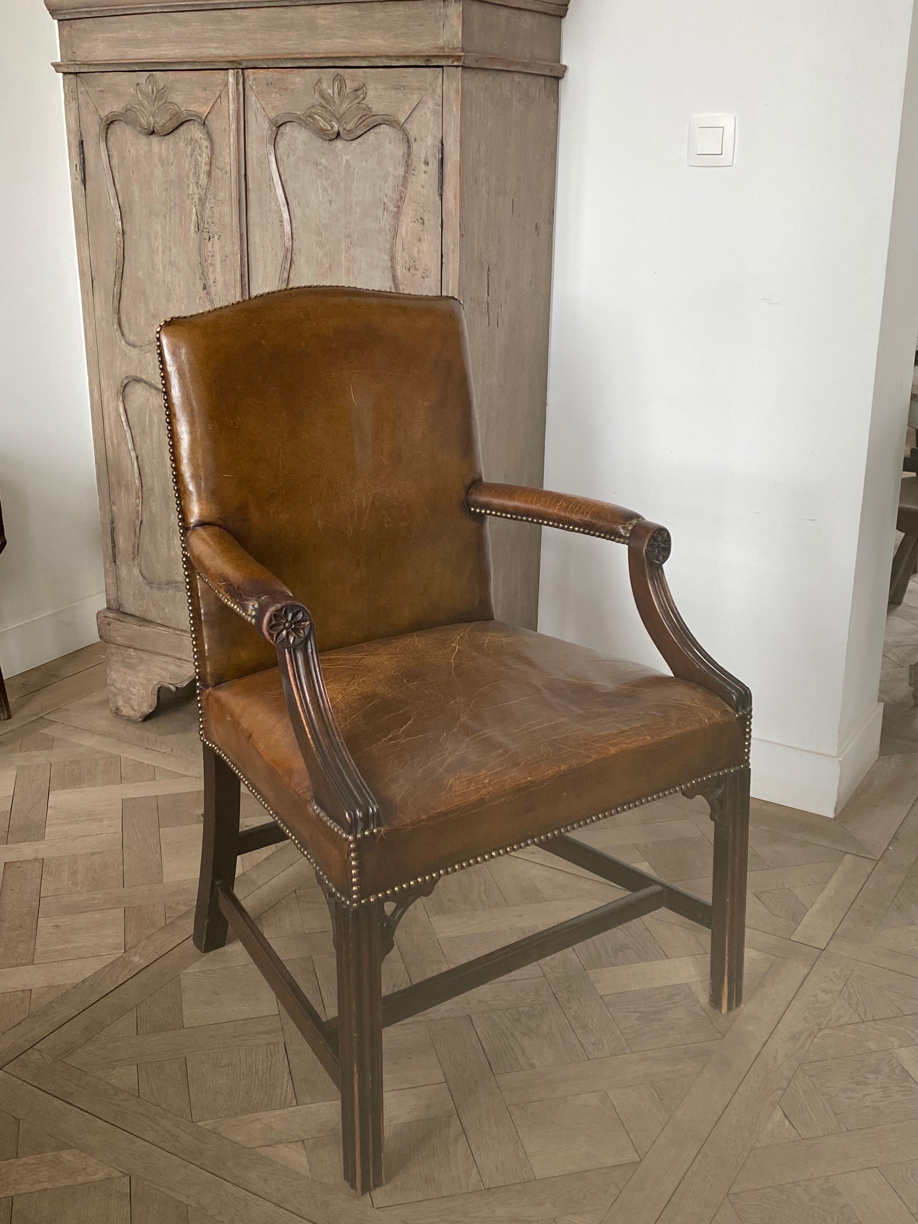 Early 20th Century English Georgian Leather Armchair, 1920 For Sale