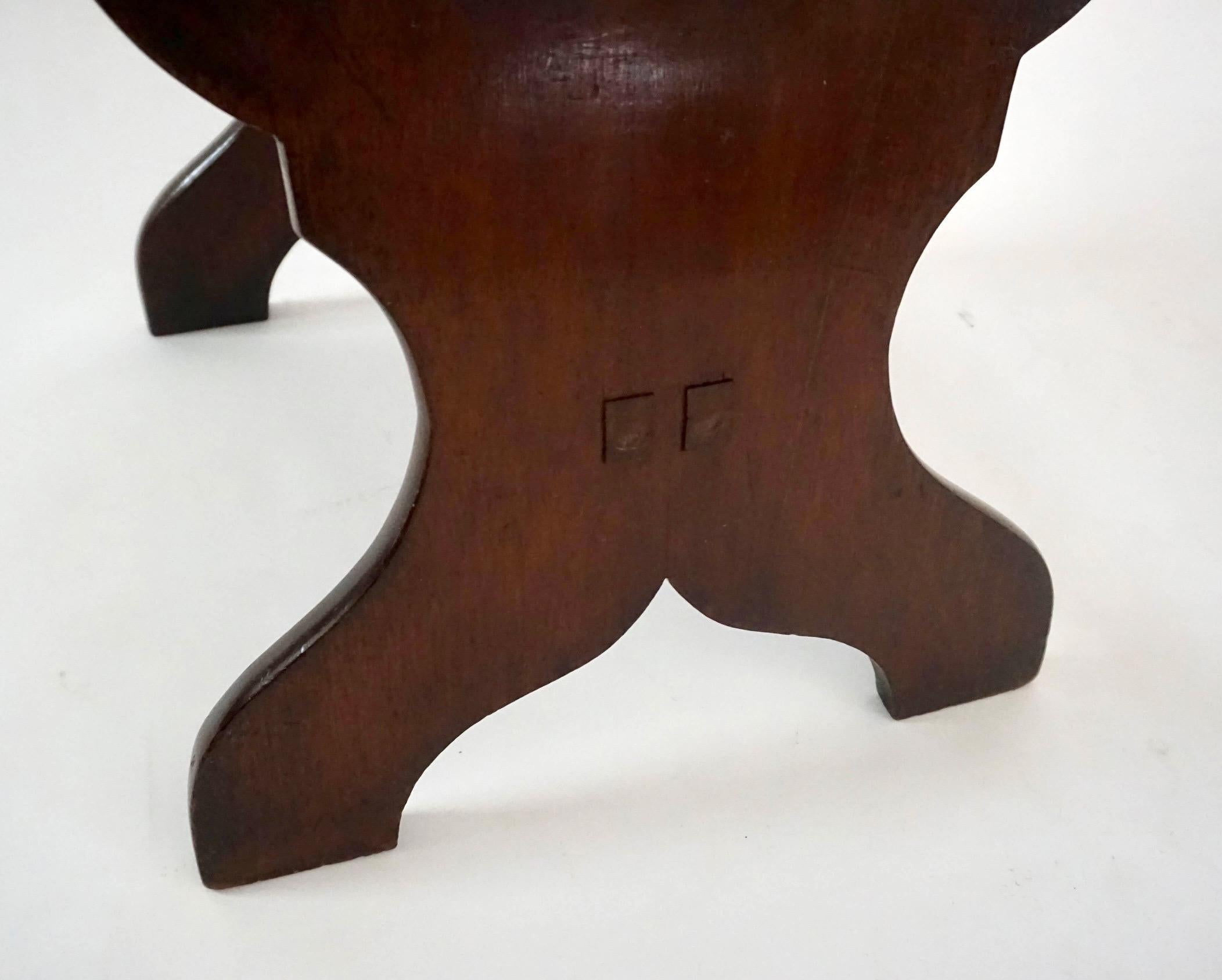 English Georgian Mahogany Armorial Hall Chair of Sgabello Form, circa 1760 For Sale 2