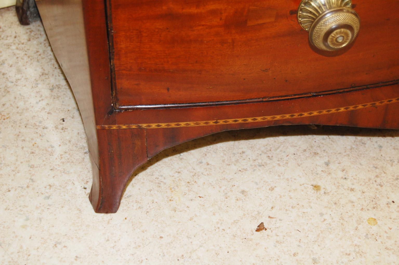 Brass English Georgian Mahogany Bow Front Chest of Three Drawers, Diamond Stringing For Sale