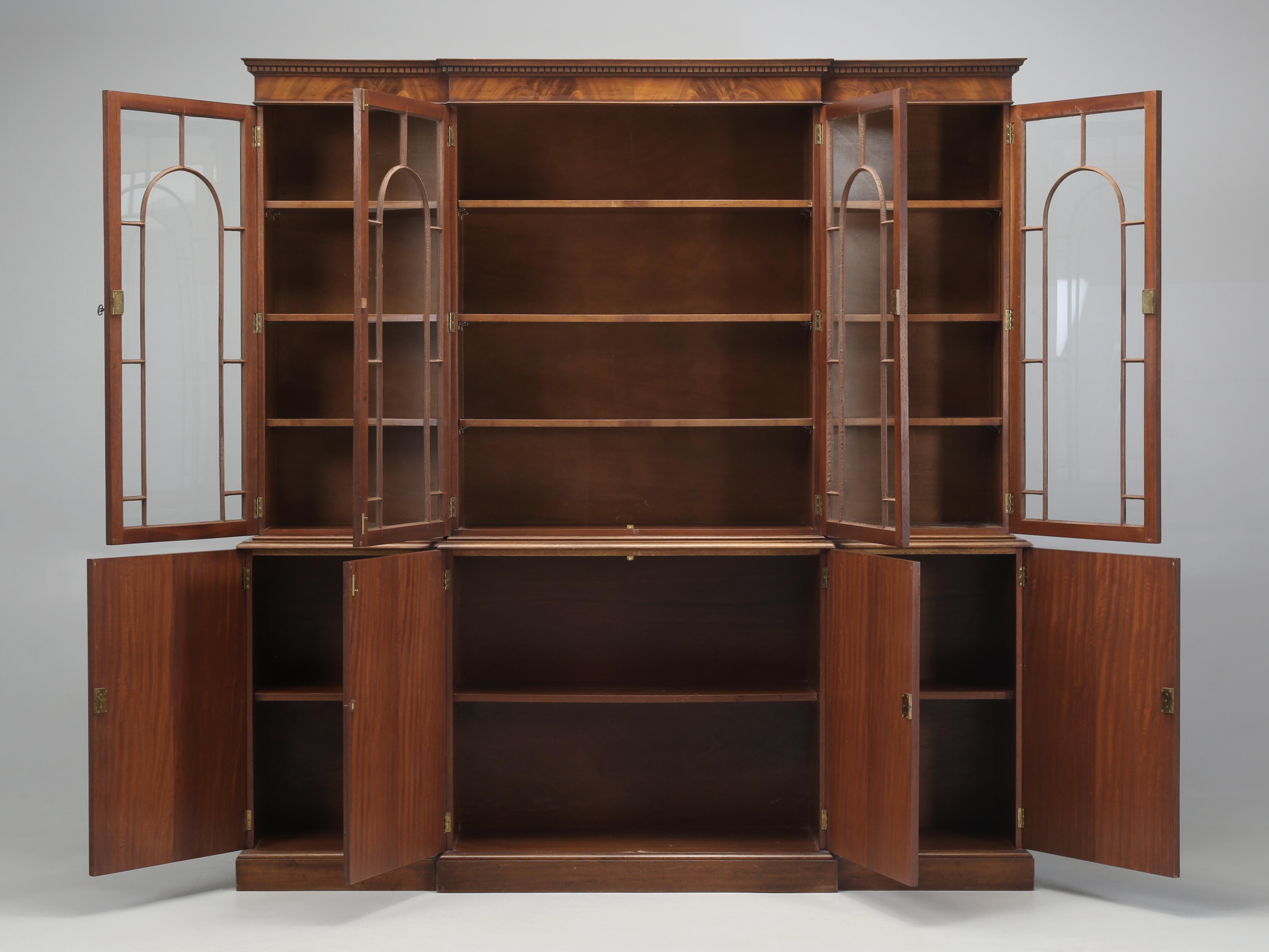 English Georgian Mahogany Breakfront Bookcase or China Cabinet in Orig Condition For Sale 7