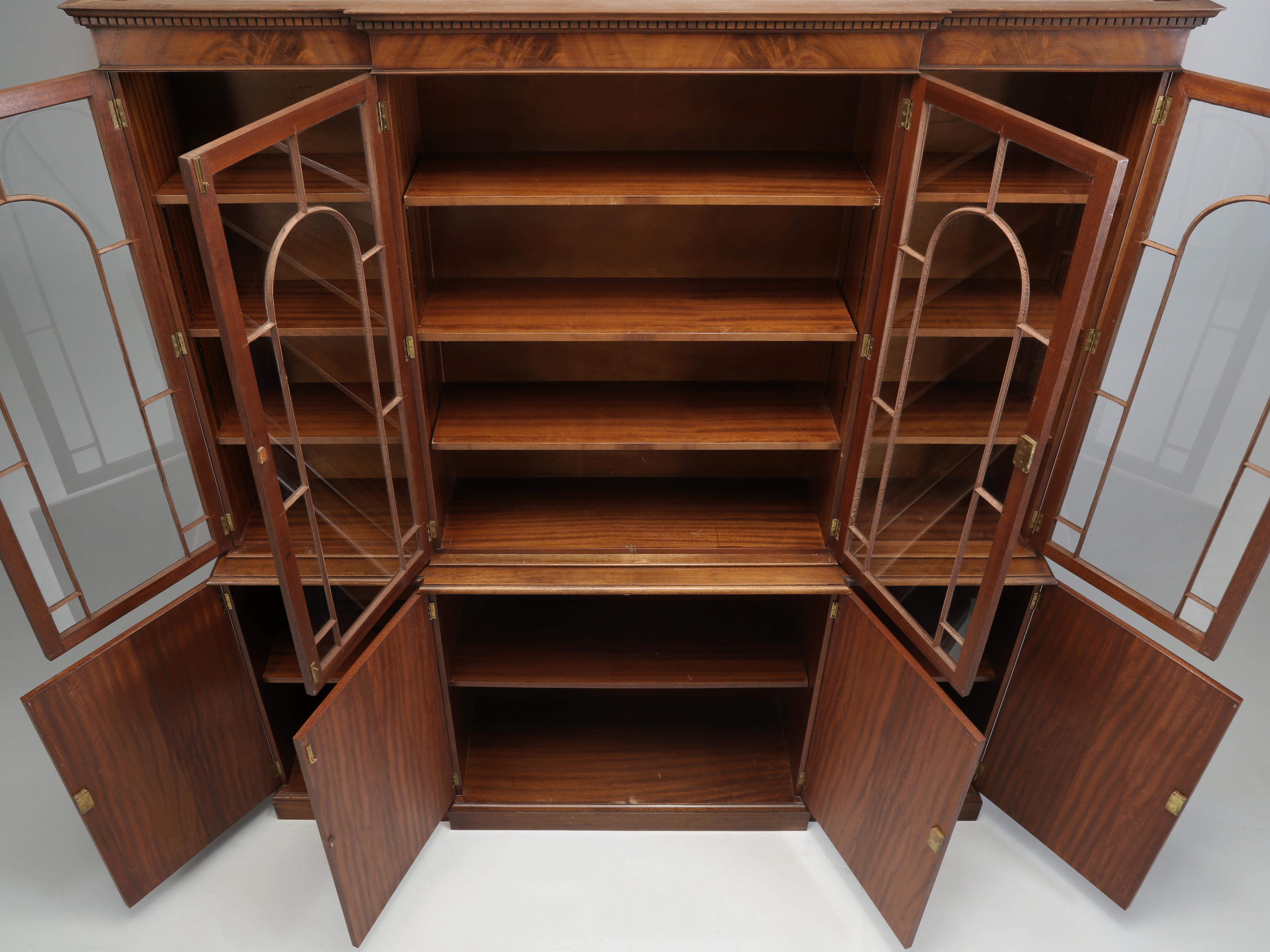 English Georgian Mahogany Breakfront Bookcase or China Cabinet in Orig Condition For Sale 8