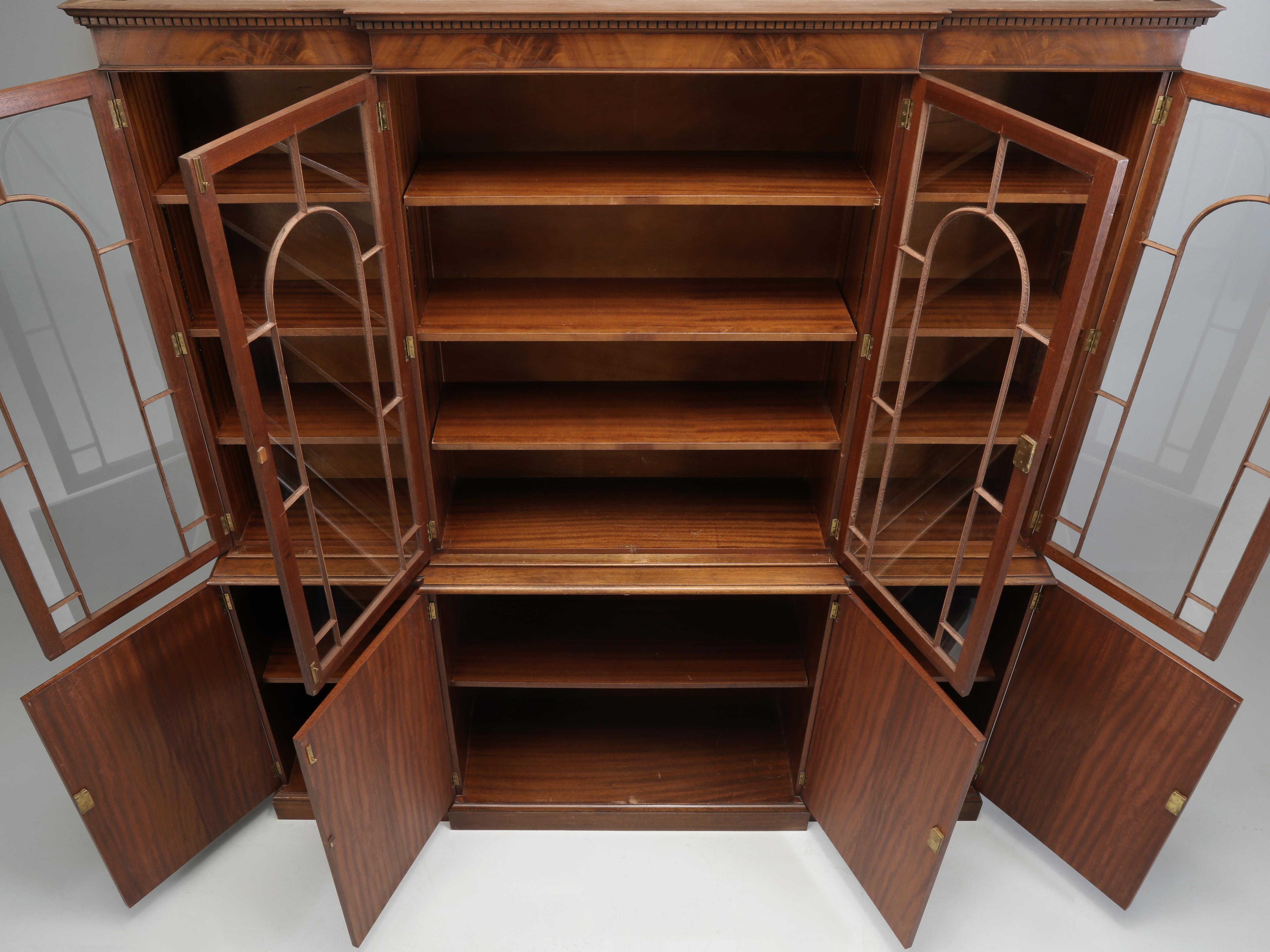 English Georgian Mahogany Breakfront Bookcase or China Cabinet in Orig Condition 8