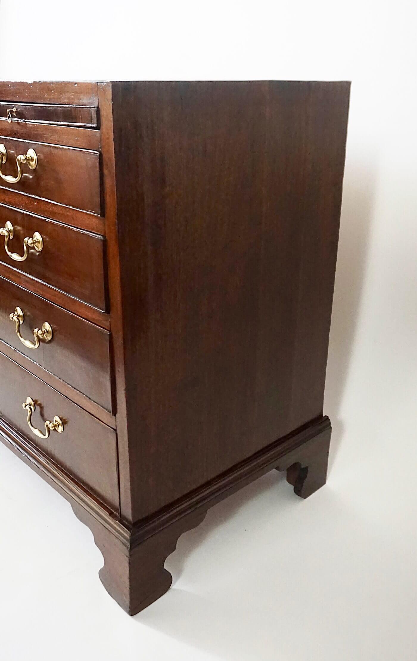 18th Century English Georgian Mahogany Caddy-Top Bachelor's Chest, circa 1760 For Sale