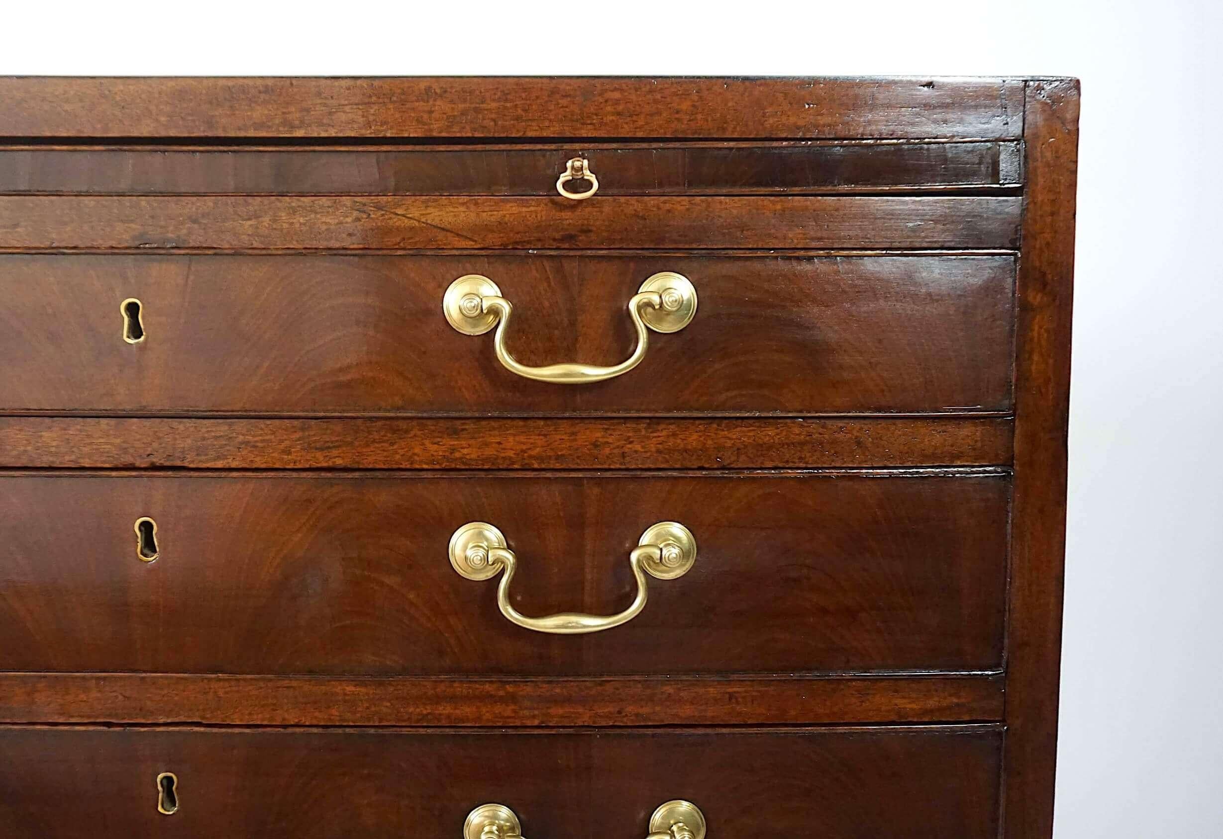 English Georgian Mahogany Caddy-Top Bachelor's Chest, circa 1760 For Sale 1