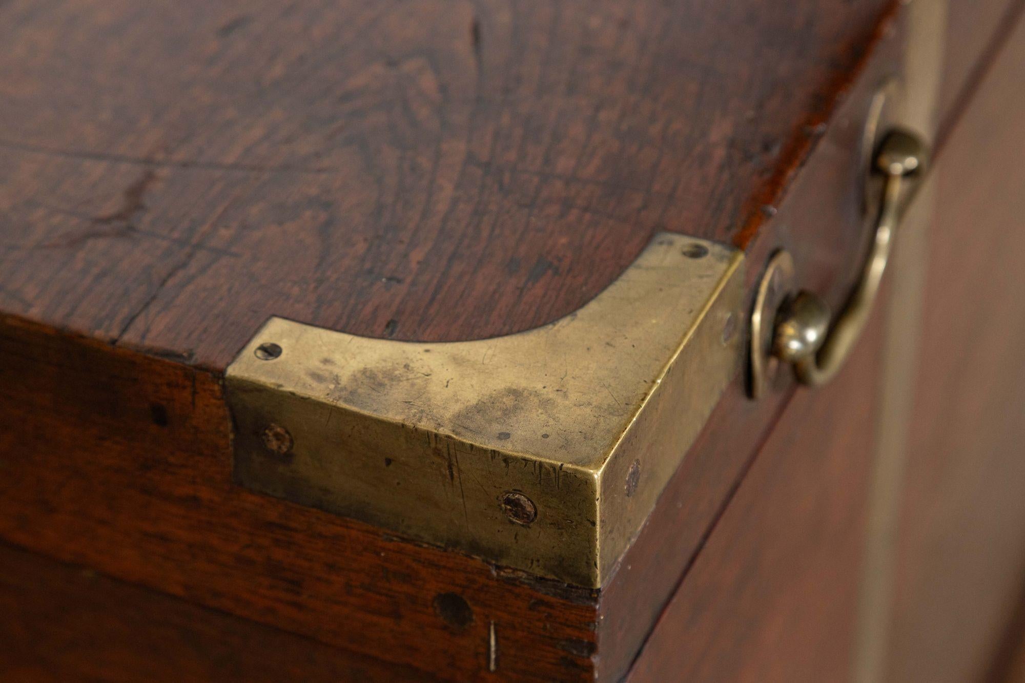 Coffre de campagne en acajou de style géorgien anglais en vente 8