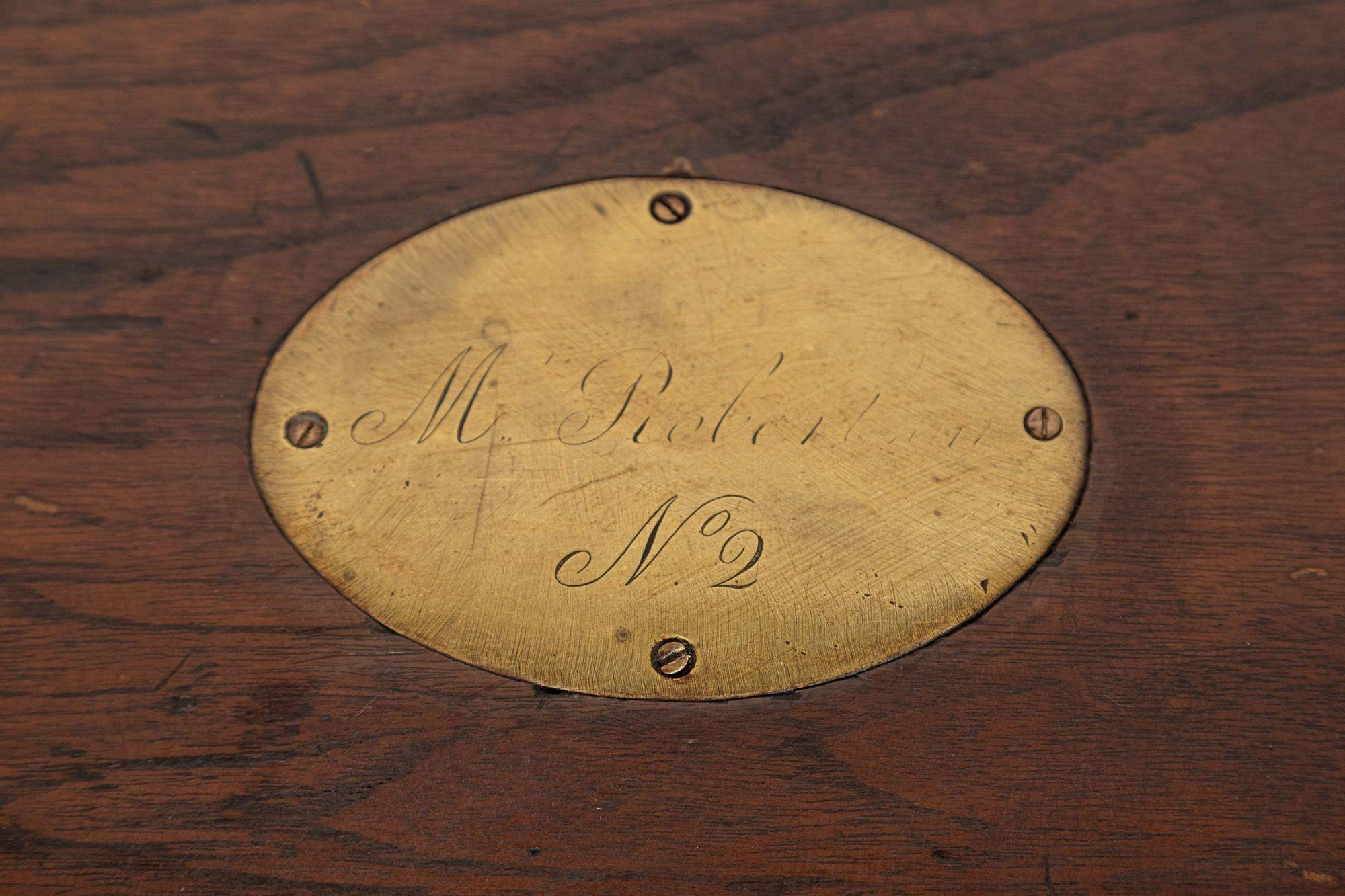 vers 1870
Coffre de campagne en acajou de style géorgien anglais
sku 2110
L 111cm P 60cm H 63cm poids 56kg