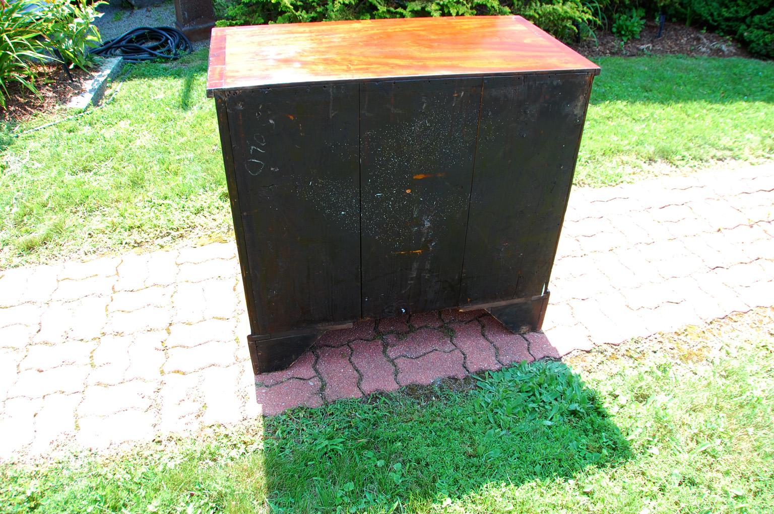 English Georgian Mahogany Chest of Drawers Crossbanded Top with Ebony Stringing 5