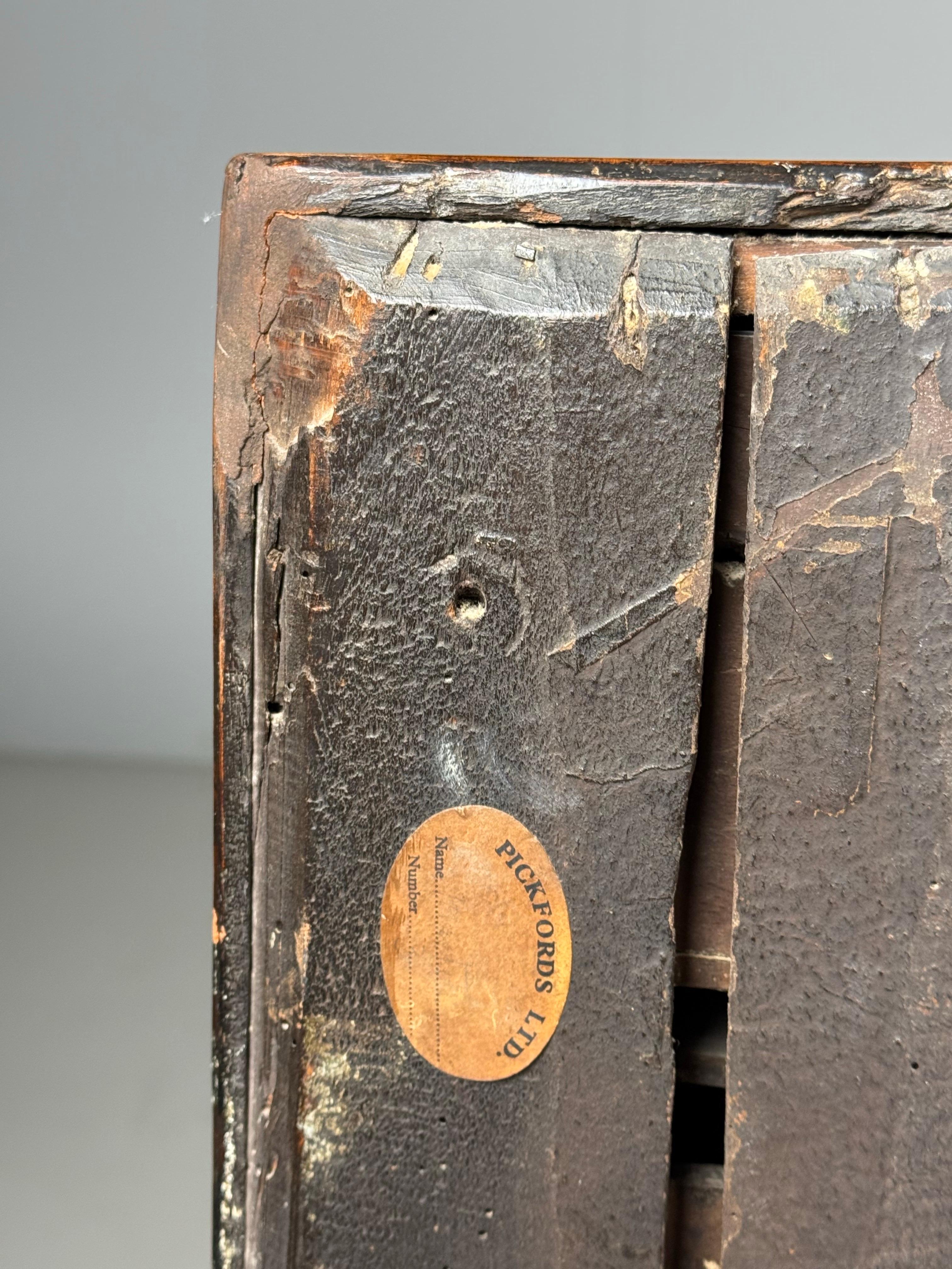 English Georgian Mahogany Commode ca. 1800 For Sale 15