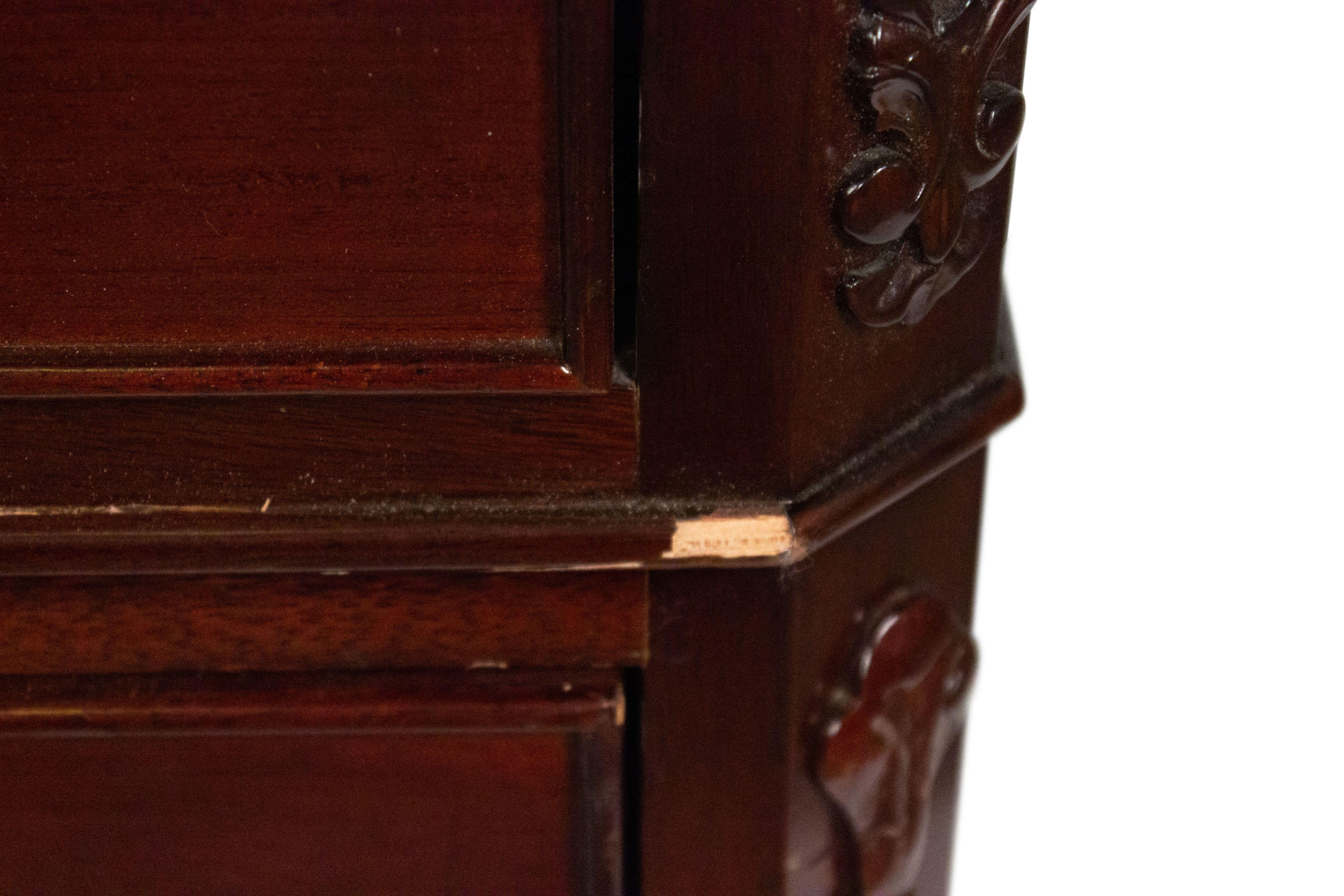 English Georgian Mahogany Kneehole Desk For Sale 8