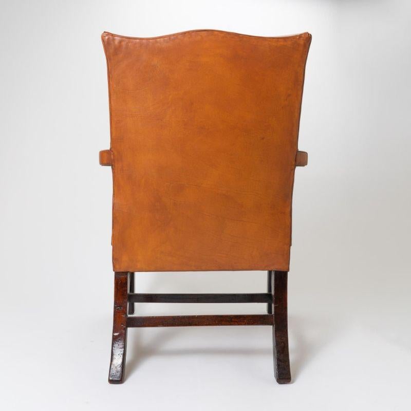 Englischer georgianischer gepolsterter Lolling-Stuhl aus Mahagoni, 1770 (Leder) im Angebot
