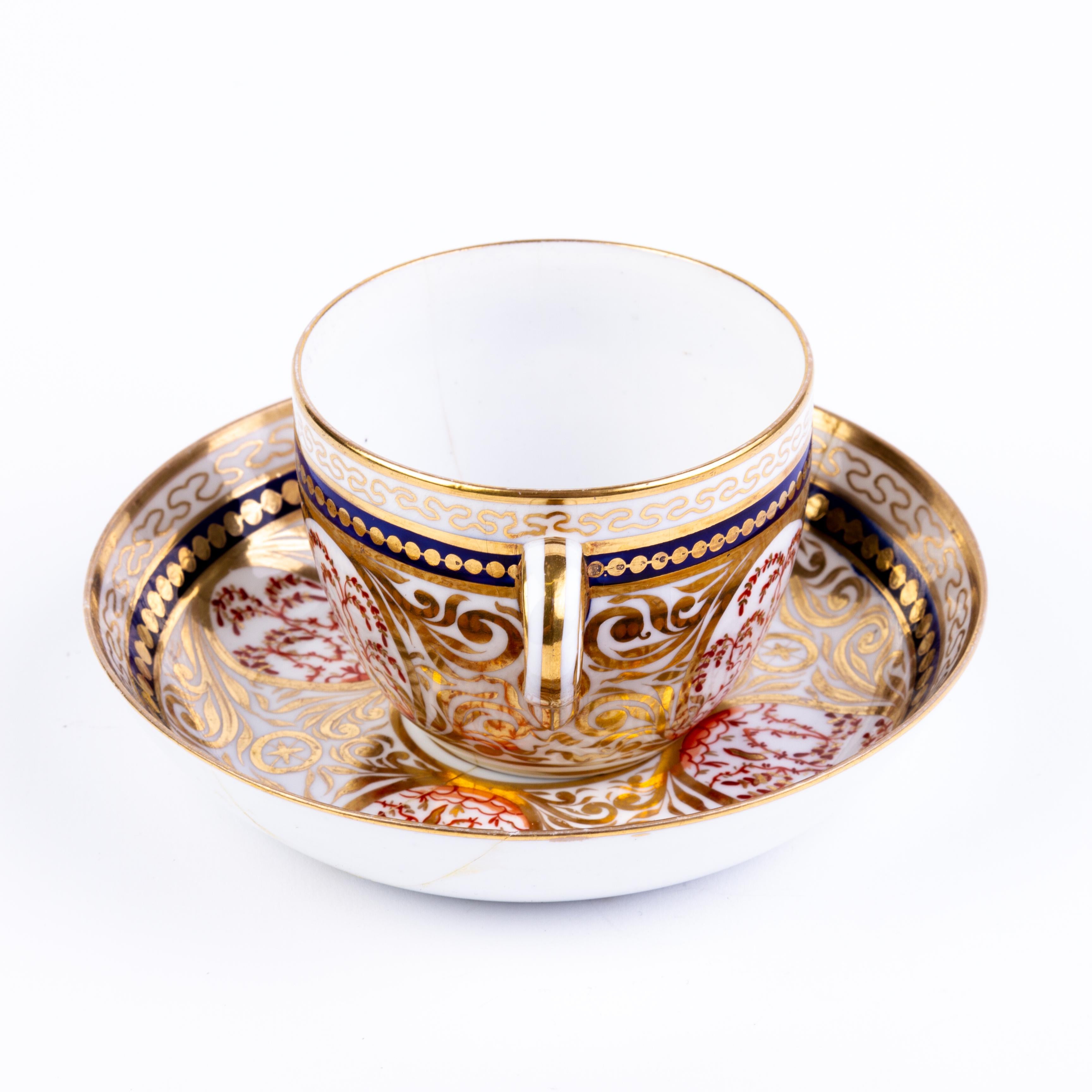 English Georgian Minton Fine Porcelain Teacup & Saucer Early 19th Century For Sale 2