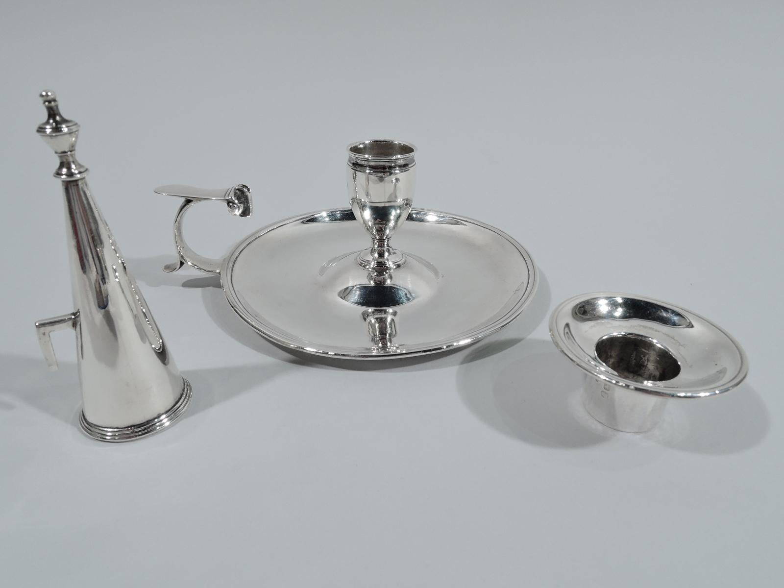 English Georgian Neoclassical Sterling Silver Chamberstick In Excellent Condition In New York, NY