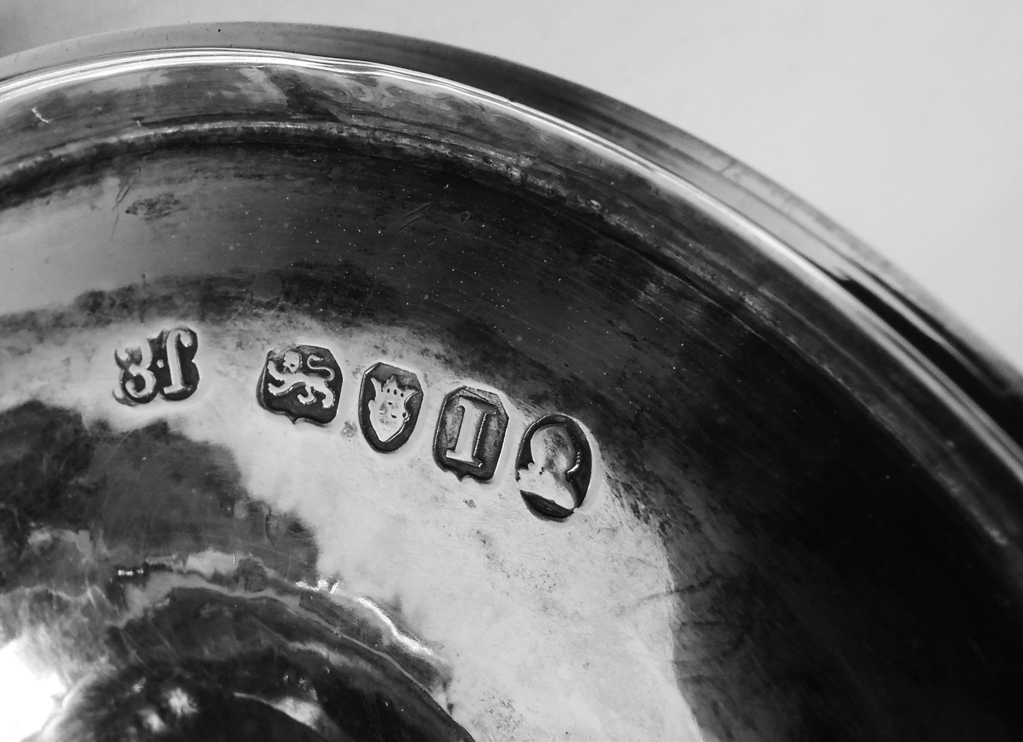 Englischer georgianischer neoklassizistischer Goblet aus Sterlingsilber, 1804 im Zustand „Gut“ im Angebot in New York, NY