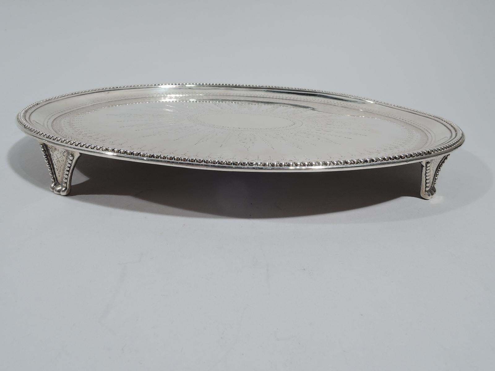 English Georgian Neoclassical Sterling Silver Salver Tray In Good Condition In New York, NY