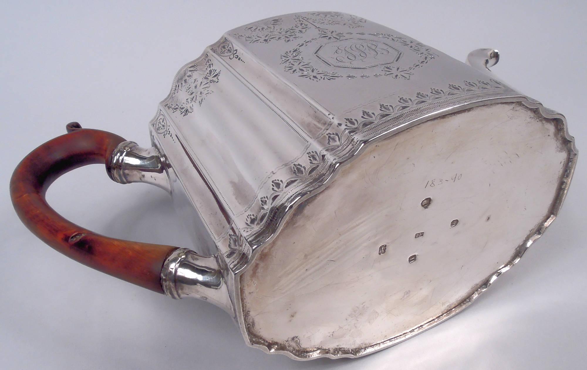 Théière en argent sterling de style géorgien néoclassique anglais, 1792 en vente 2