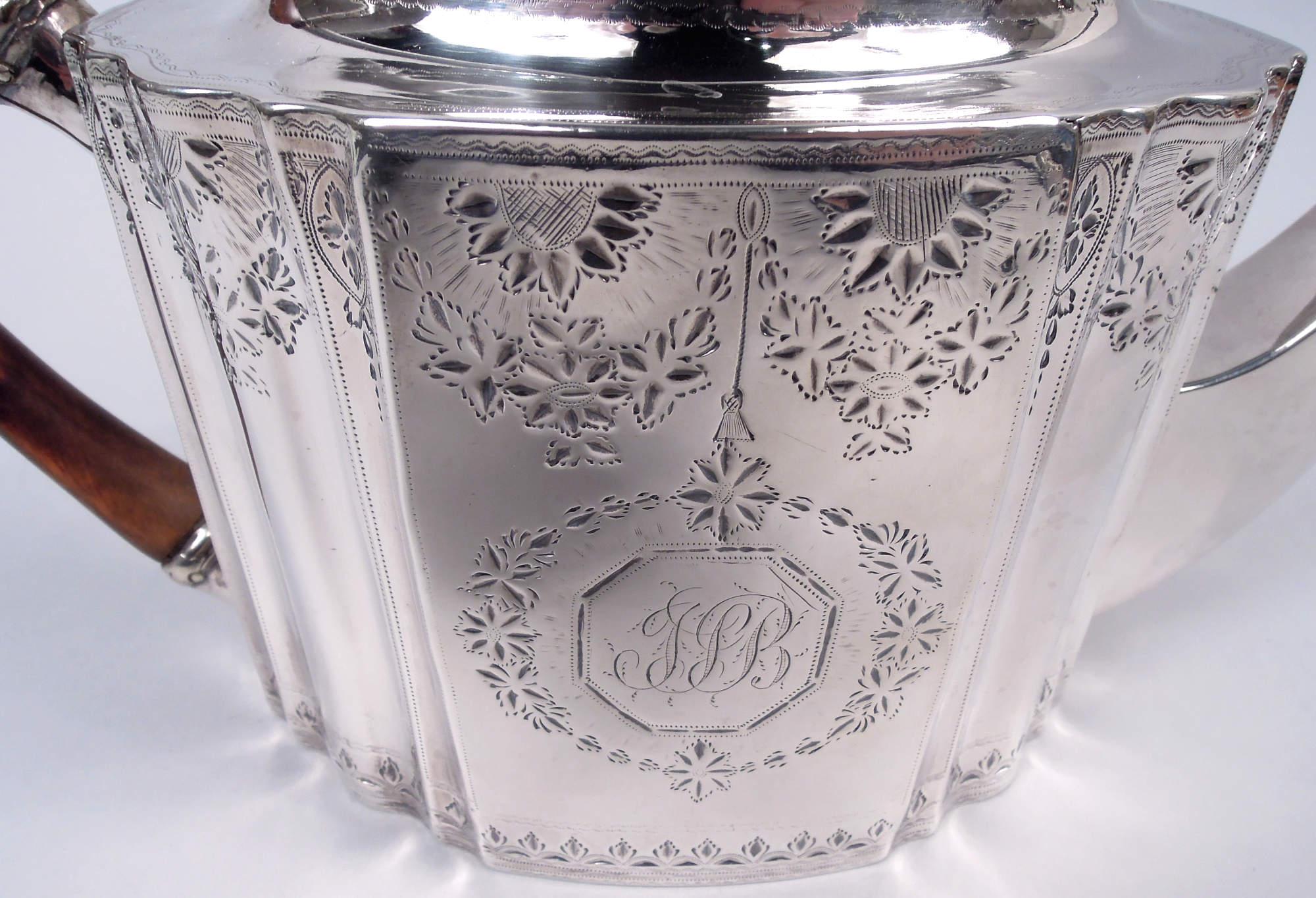 Théière en argent sterling de style géorgien néoclassique anglais, 1792 en vente 1
