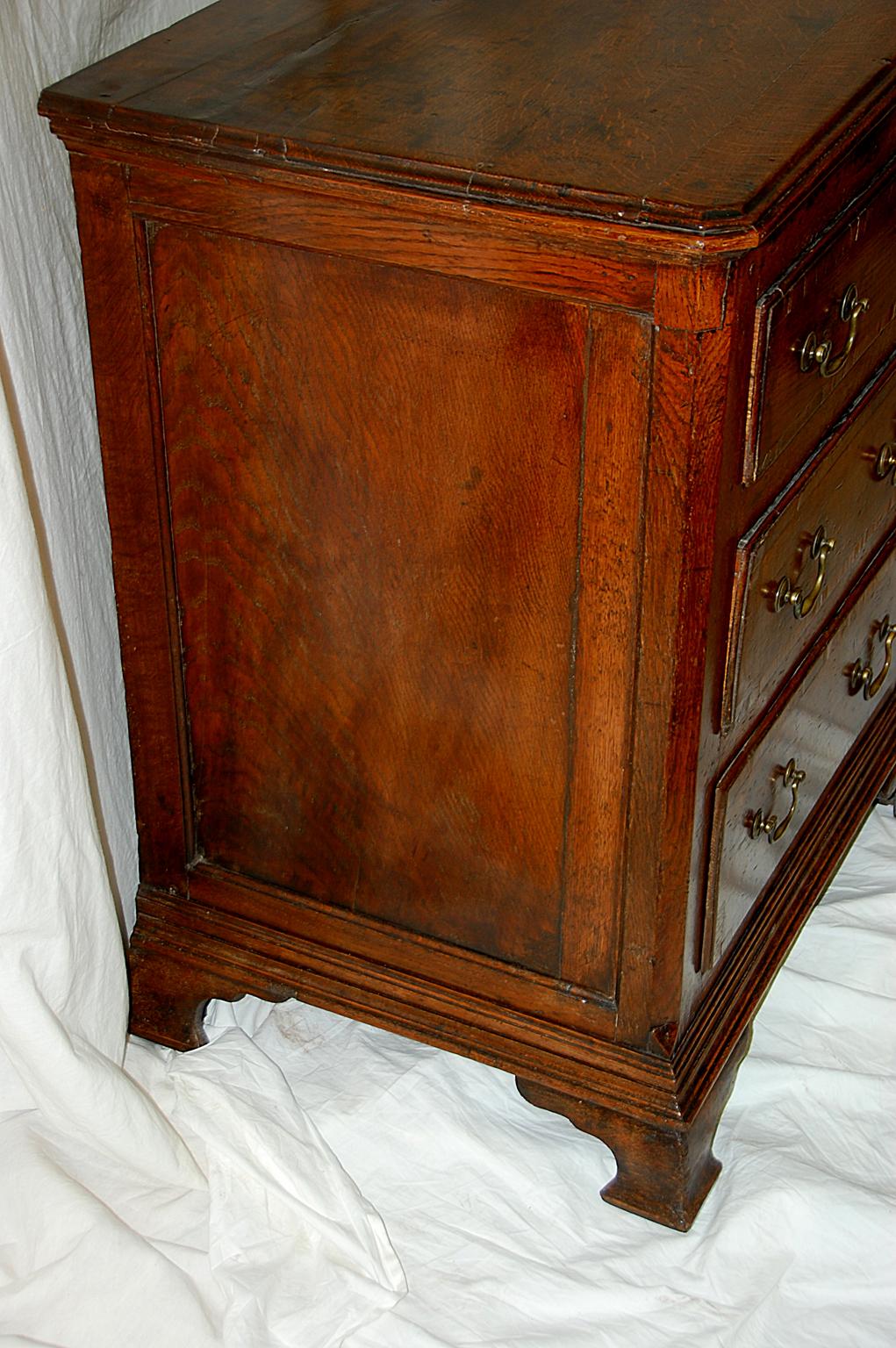 English Georgian Oak Breakfront Dresser with Cupboard and Six Drawers 1