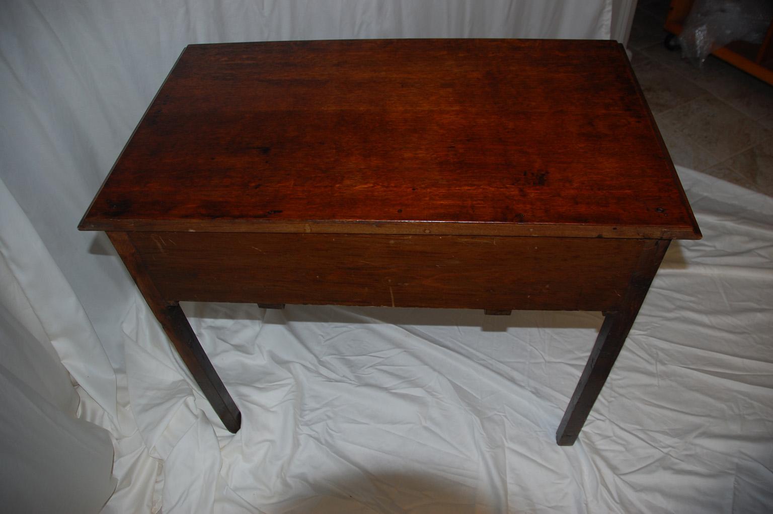 Mahogany English Georgian Oak Lowboy with Cabriole Legs and Crossbanded Drawer Fronts