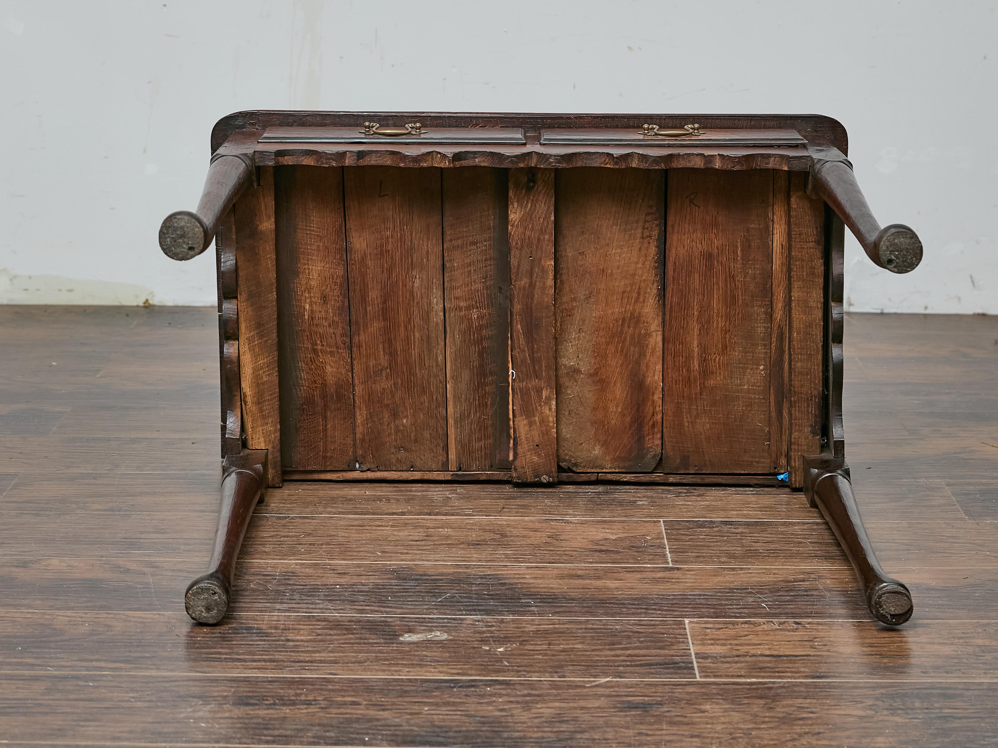 Table d'appoint géorgienne anglaise en Oak avec deux tiroirs et pieds pad, vers 1800 en vente 4