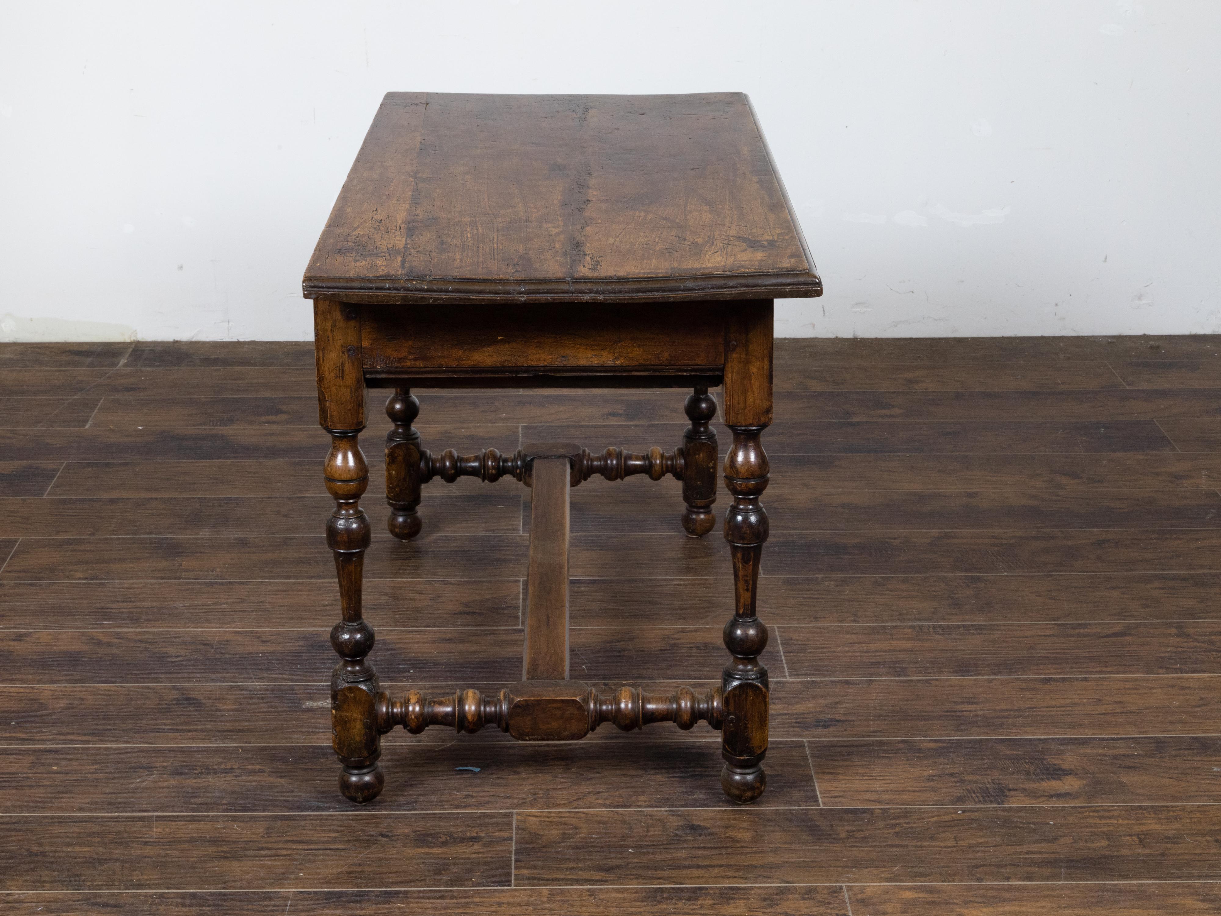 19th Century English Georgian Period 1800s Walnut Table with Drawer and Turned Baluster Legs For Sale