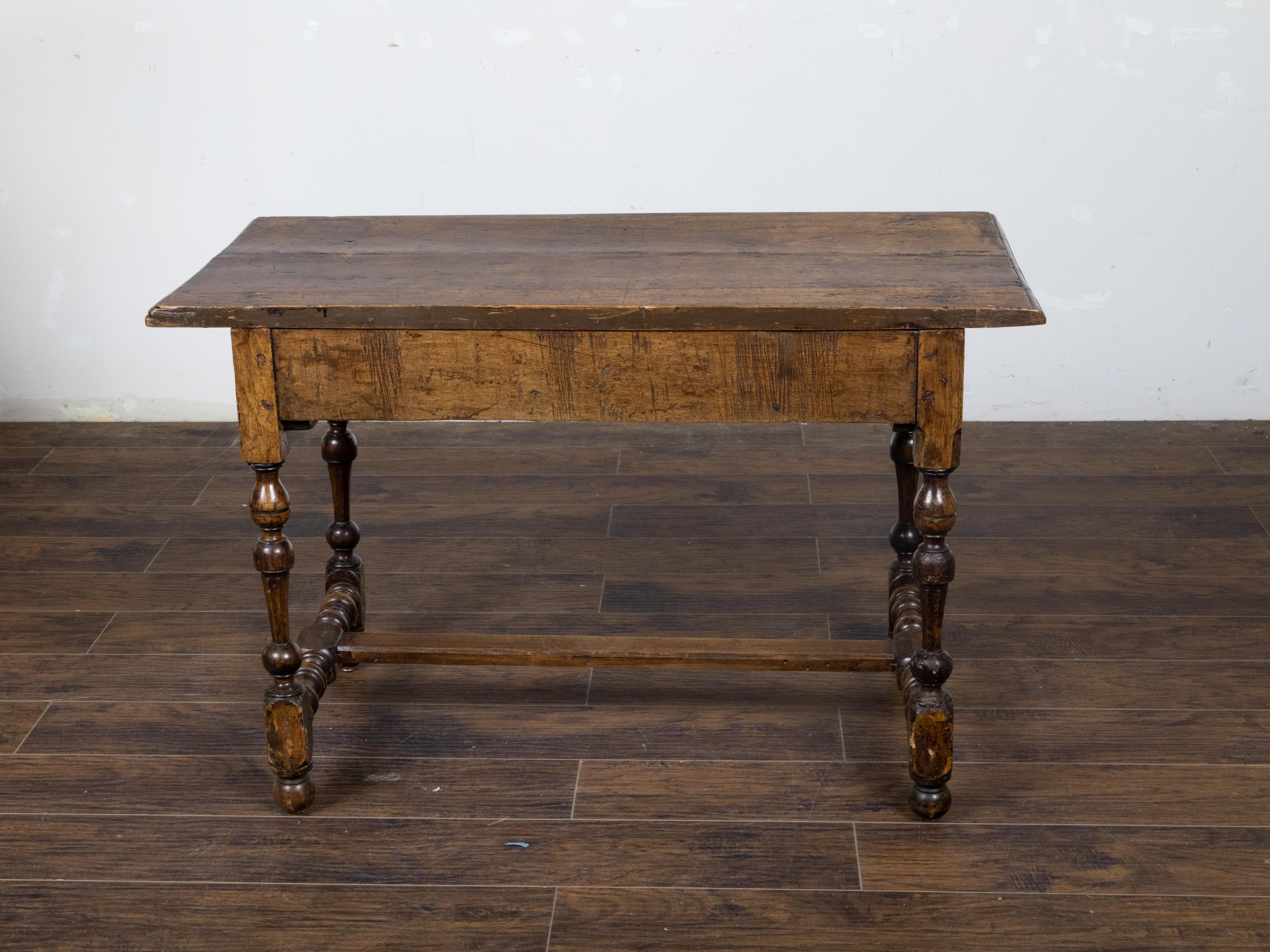 English Georgian Period 1800s Walnut Table with Drawer and Turned Baluster Legs For Sale 1