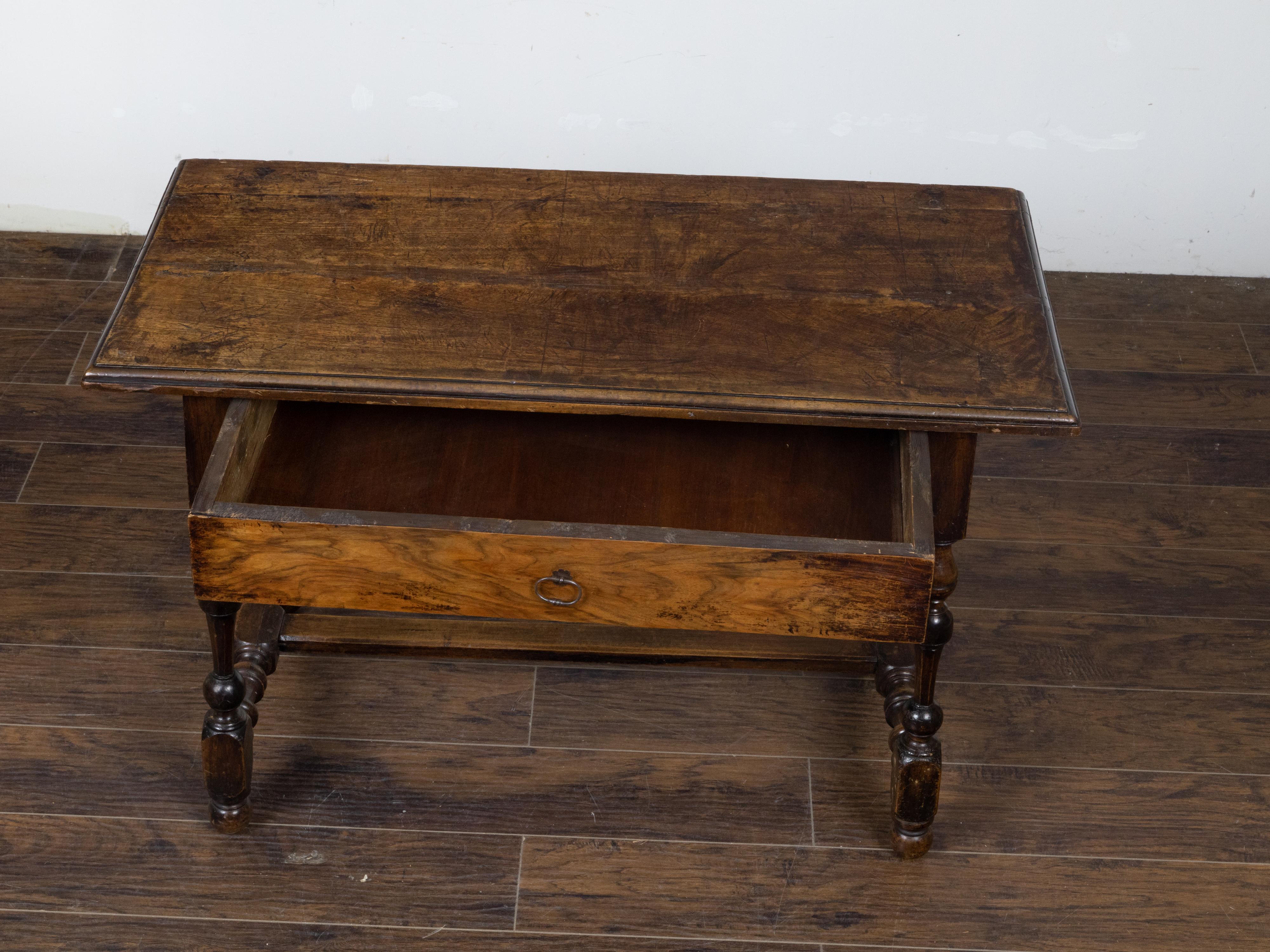 English Georgian Period 1800s Walnut Table with Drawer and Turned Baluster Legs For Sale 4