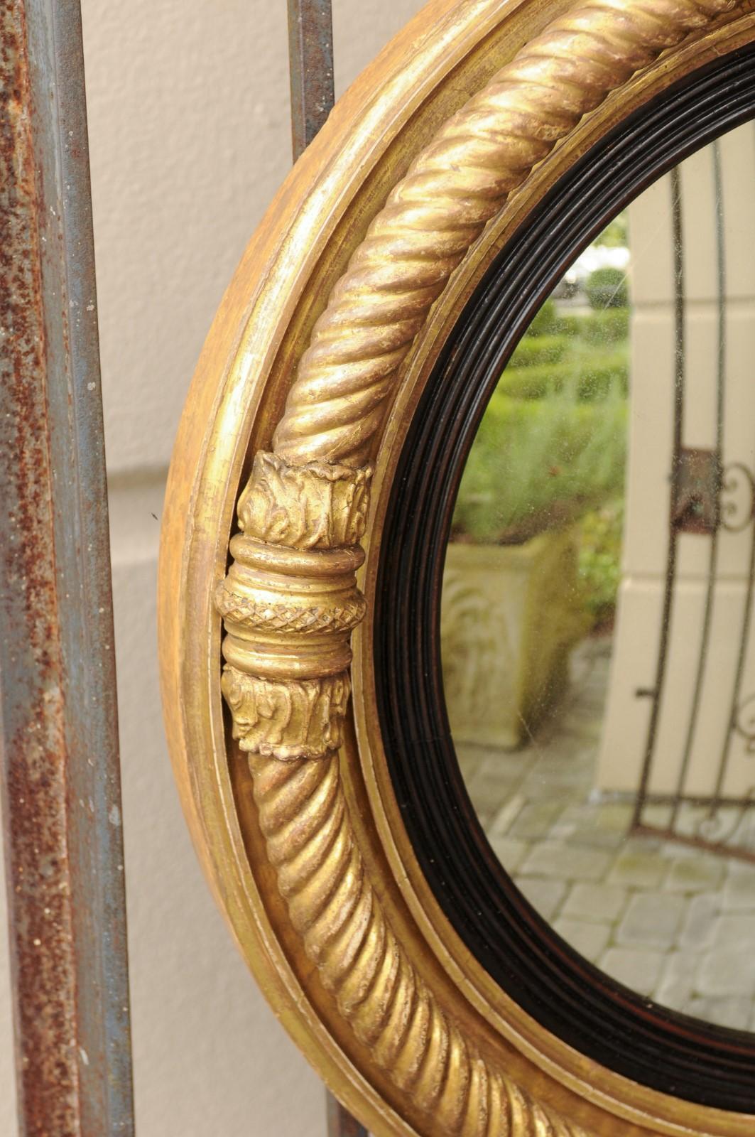 19th Century English Georgian Period 1820s Giltwood Convex Mirror with Twisted Rope Motifs