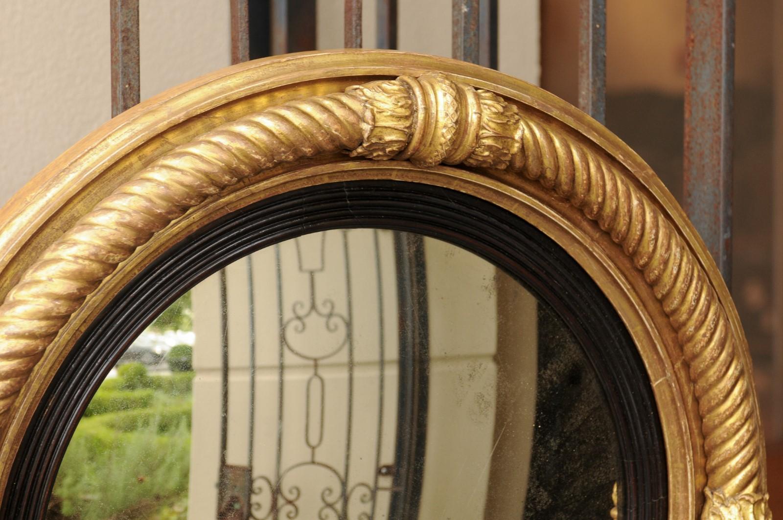 English Georgian Period 1820s Giltwood Convex Mirror with Twisted Rope Motifs 2