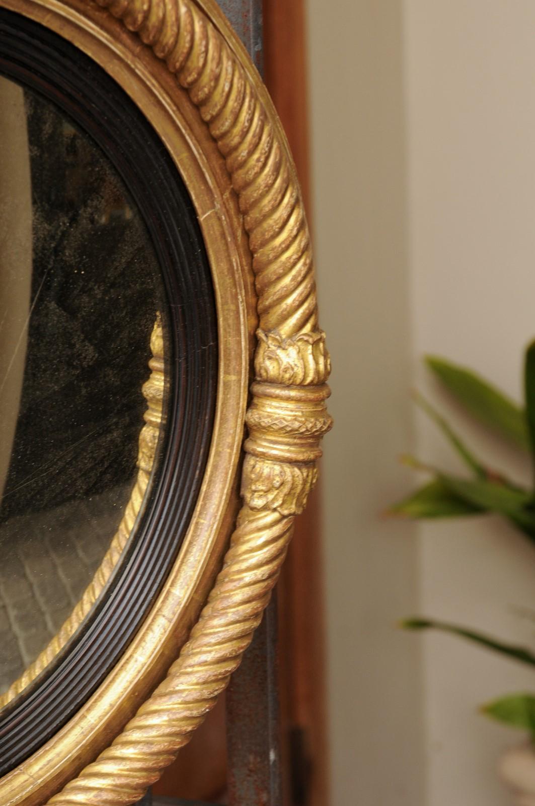 English Georgian Period 1820s Giltwood Convex Mirror with Twisted Rope Motifs 3