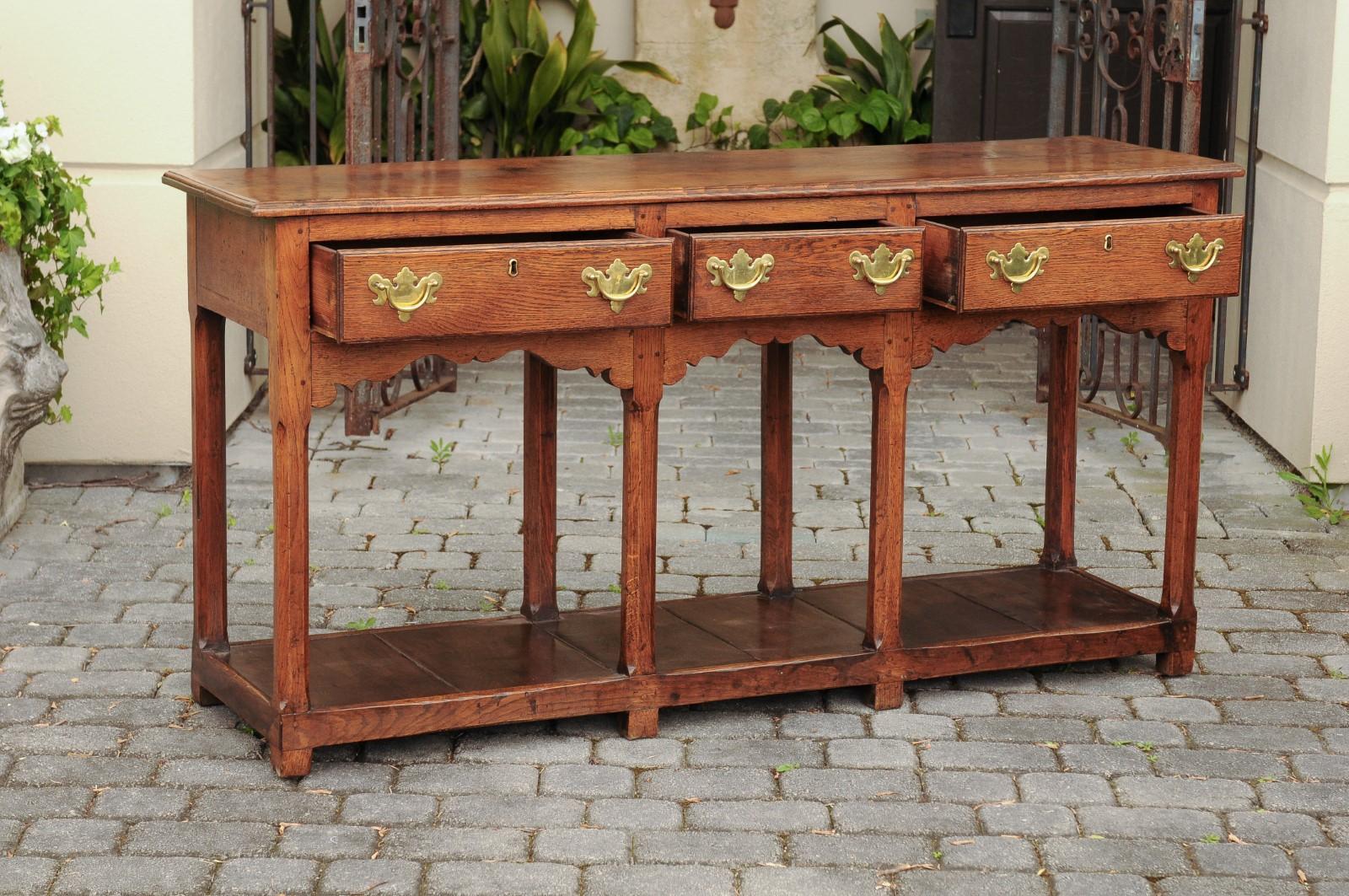 19th Century English Georgian Period 1820s Oak Dresser Base with Pot Board Base and Drawers