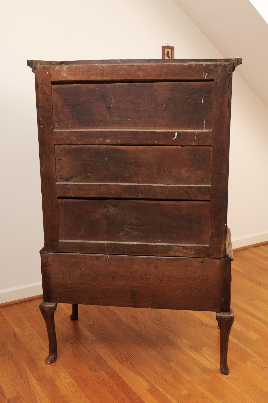 English Georgian Period 1820s Oak Highboy with Seven Drawers and Cabriole Legs 11