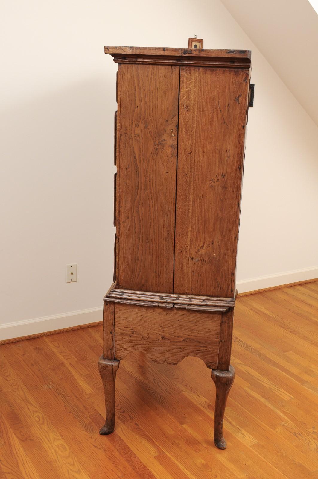 English Georgian Period 1820s Oak Highboy with Seven Drawers and Cabriole Legs 13