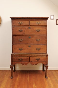 English Georgian Period 1820s Oak Highboy with Seven Drawers and Cabriole Legs