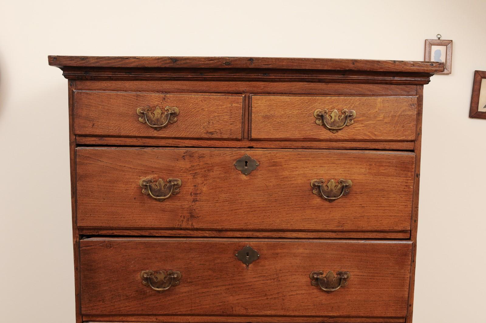 19th Century English Georgian Period 1820s Oak Highboy with Seven Drawers and Cabriole Legs