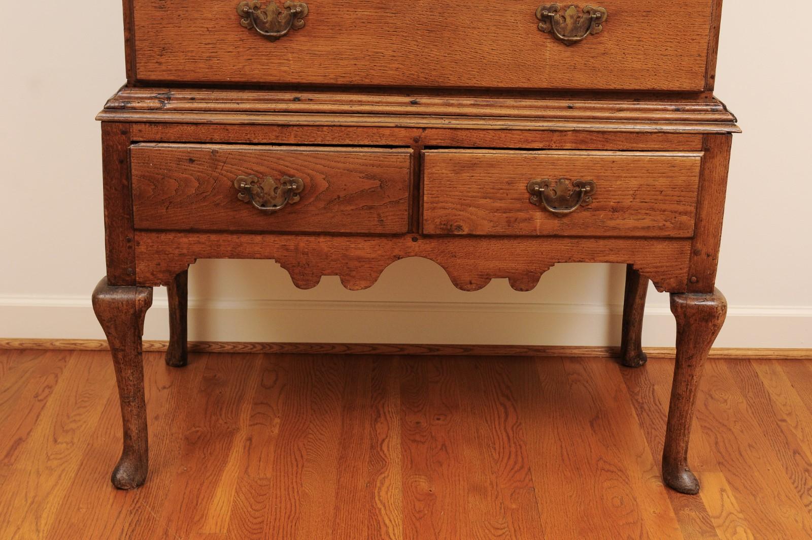 English Georgian Period 1820s Oak Highboy with Seven Drawers and Cabriole Legs 2