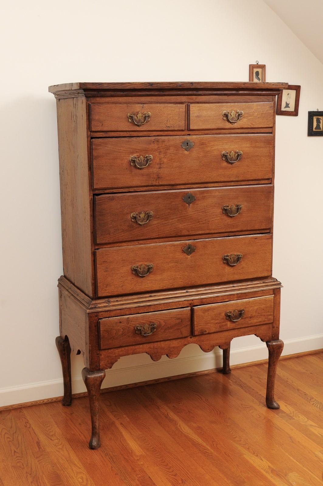 English Georgian Period 1820s Oak Highboy with Seven Drawers and Cabriole Legs 3