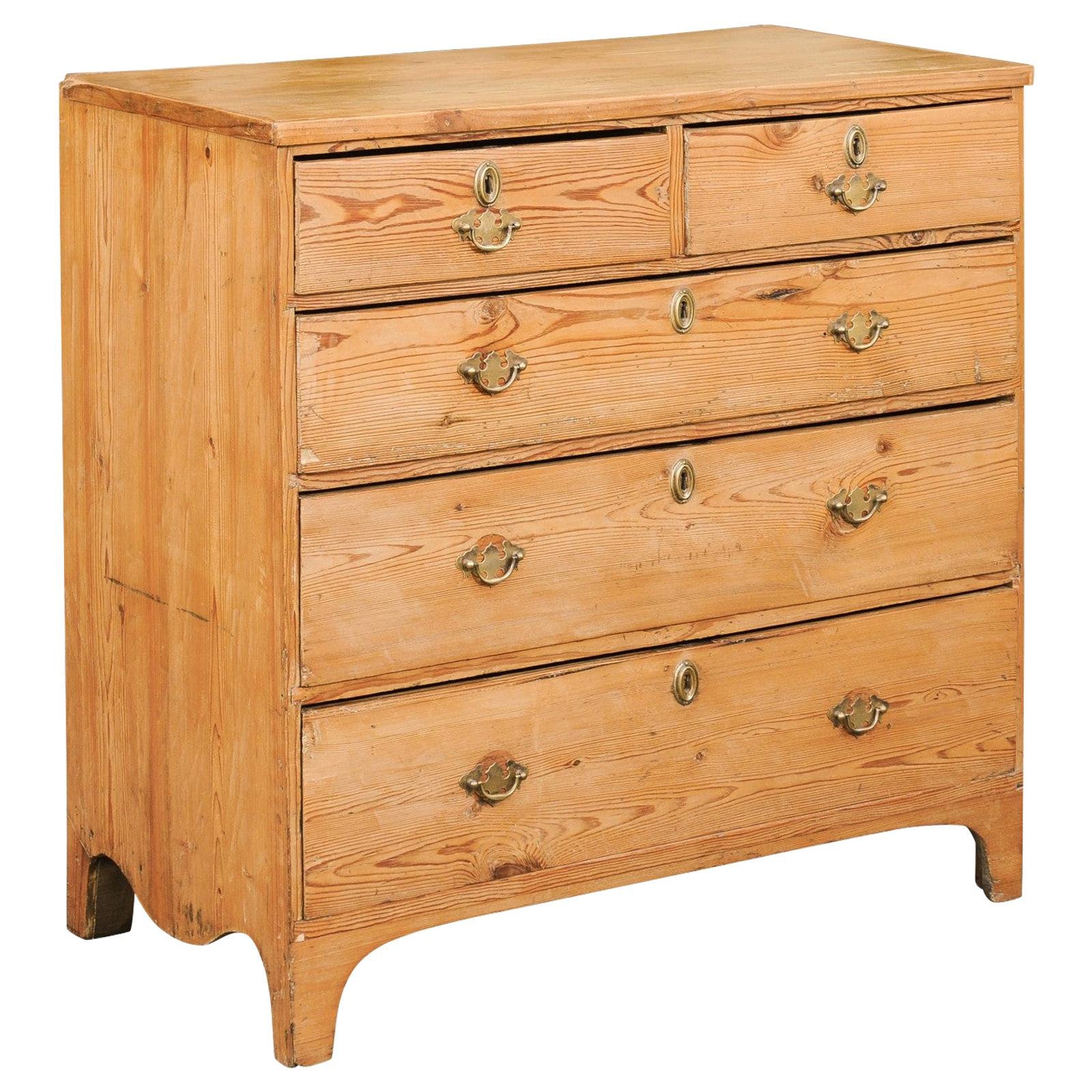 English Georgian Period 1820s Pine Five-Drawer Chest with Arched Skirt