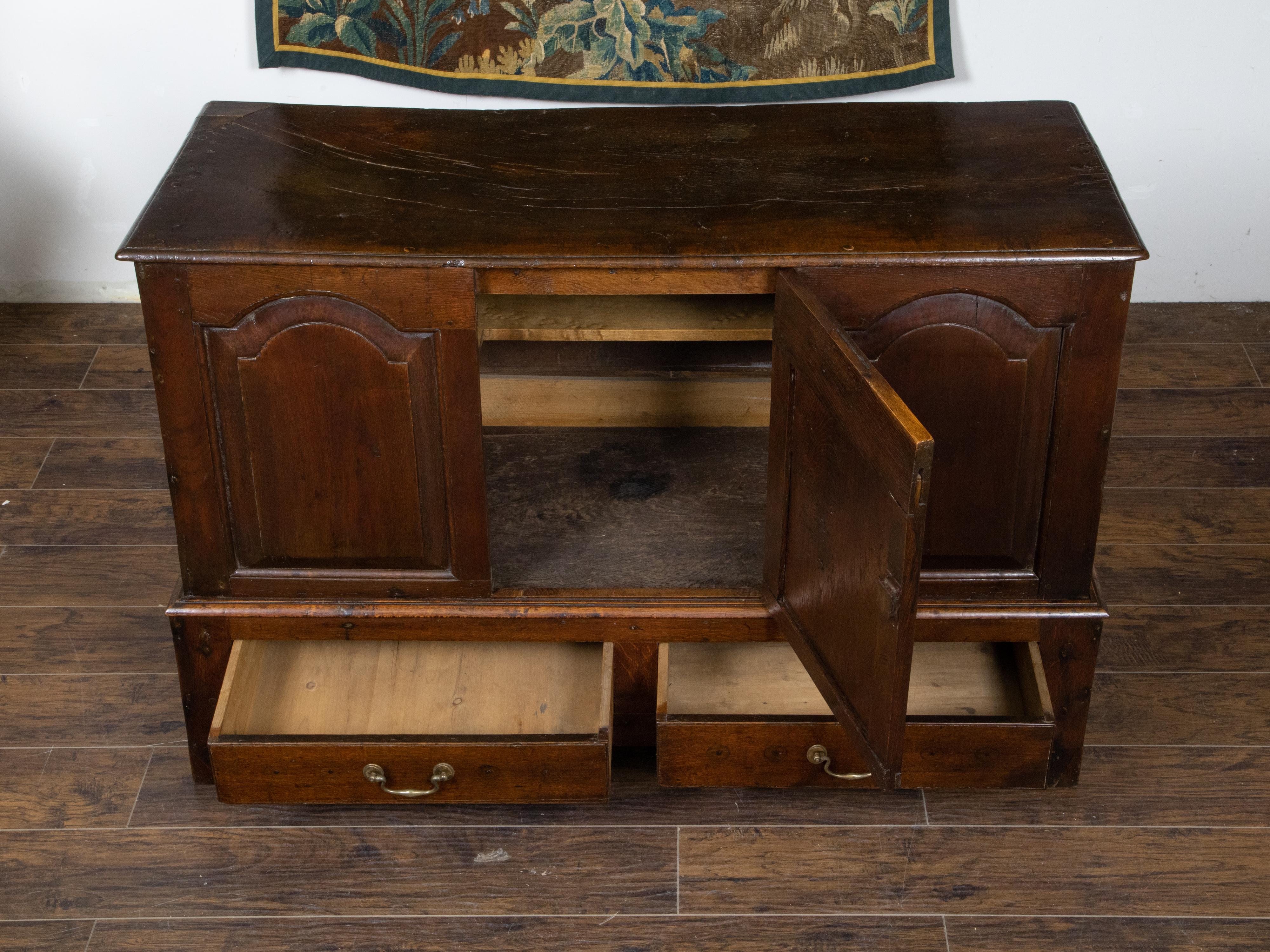 English Georgian Period 18th Century Oak Buffet with Carved Arching Doors For Sale 5
