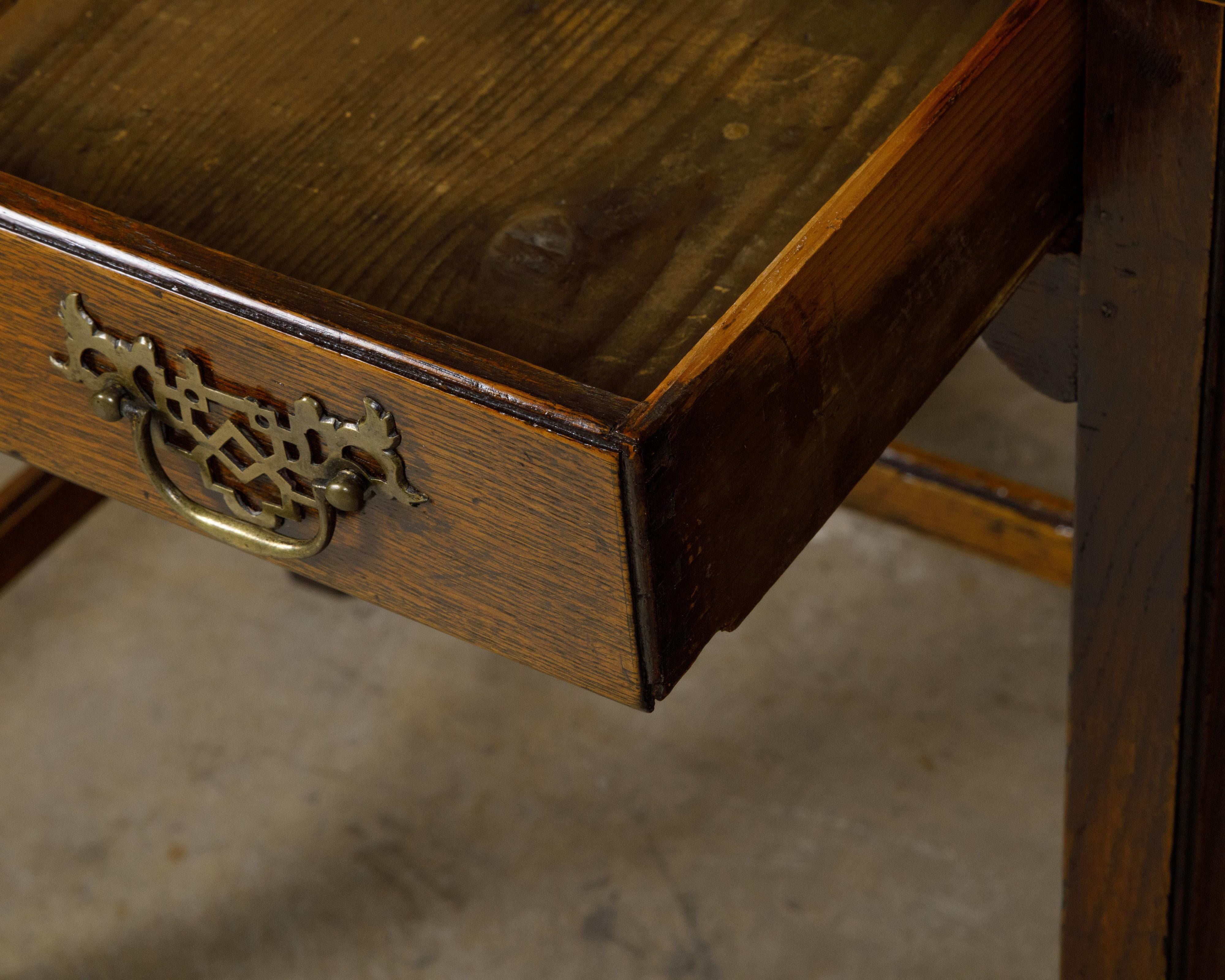English Georgian Period 18th Century Oak Side Table with Carved Apron and Drawer For Sale 3