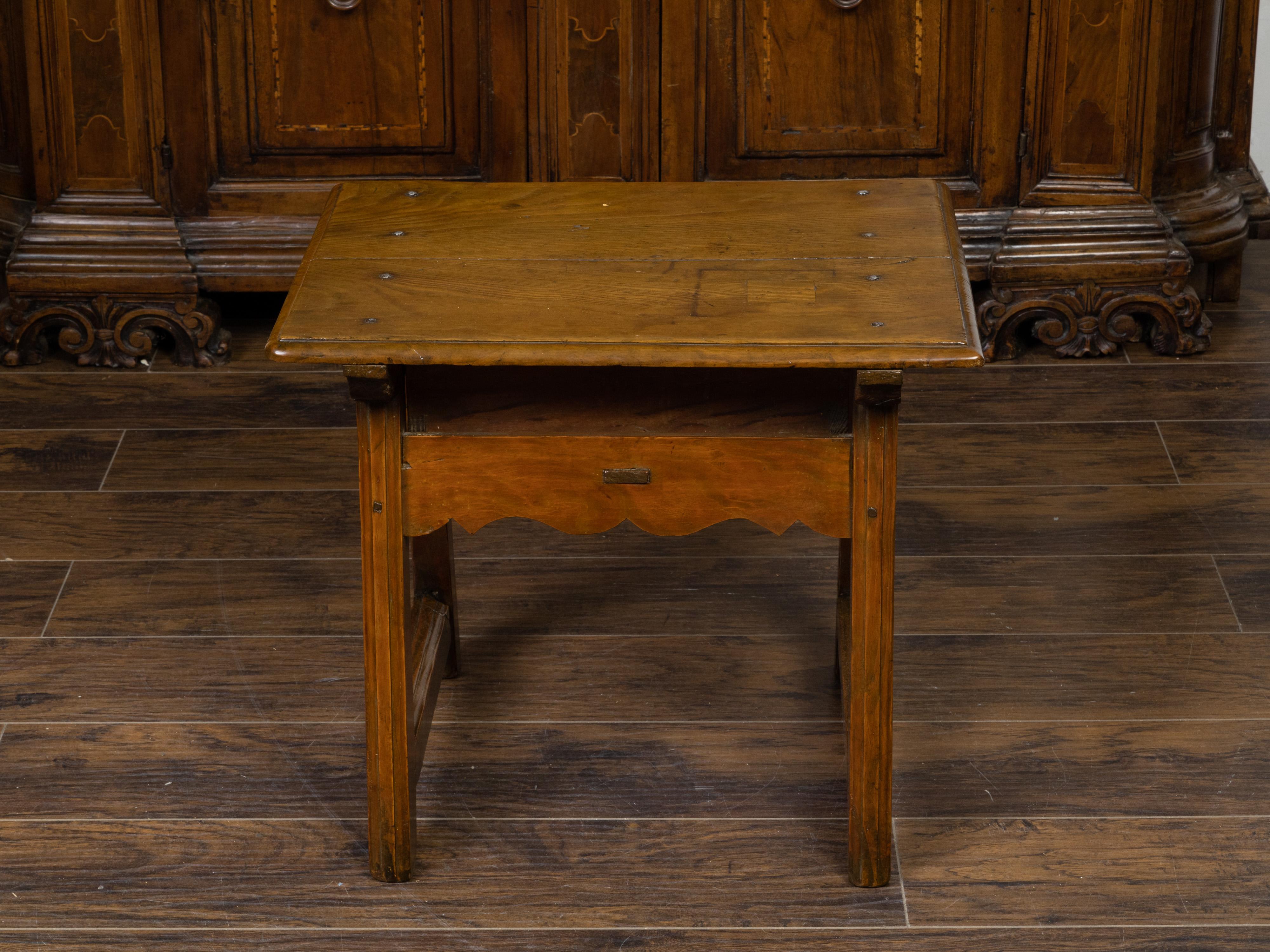 English Georgian Period Low Oak Side Table with Single Drawer and Carved Apron For Sale 1