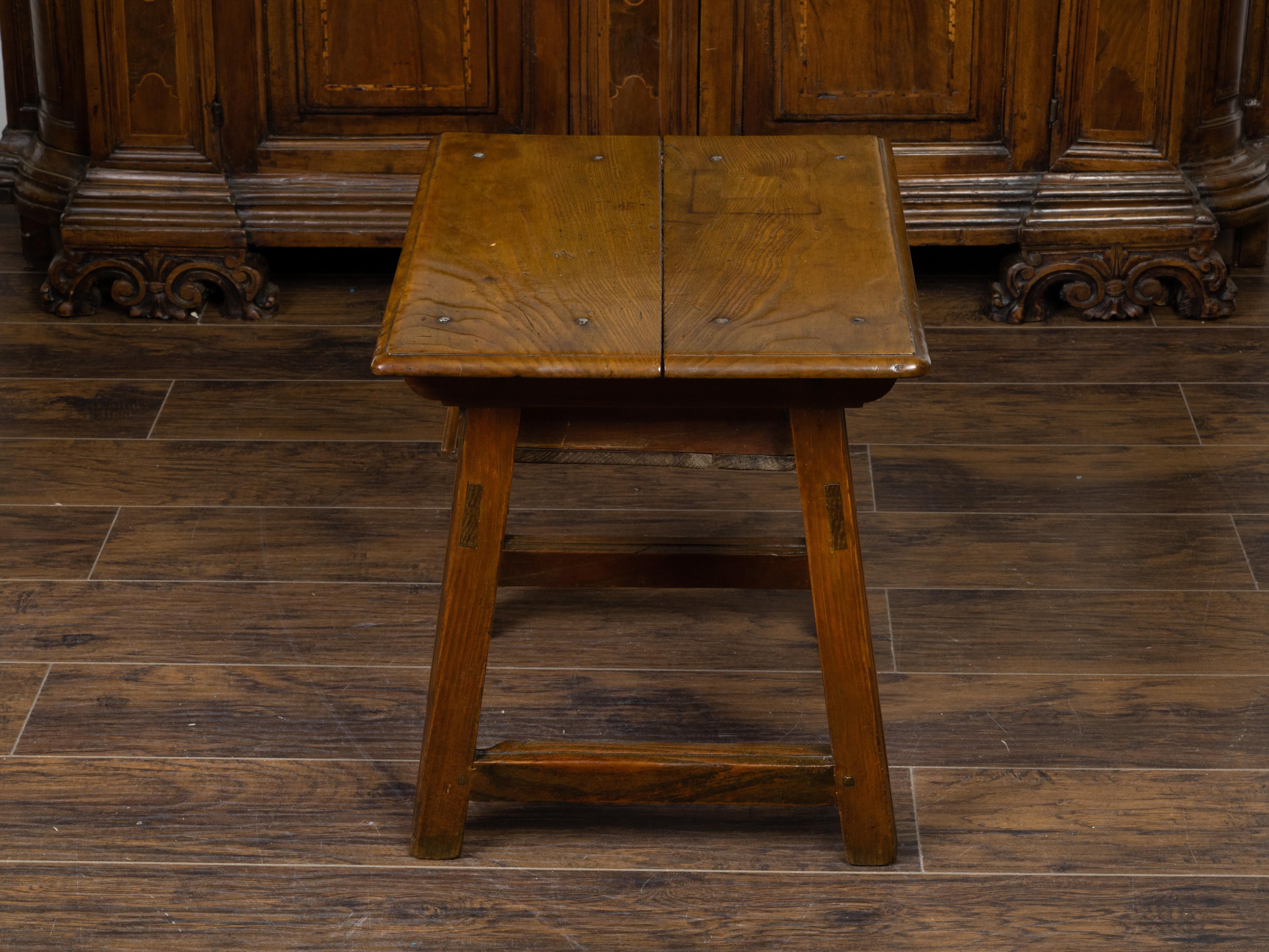 English Georgian Period Low Oak Side Table with Single Drawer and Carved Apron For Sale 3
