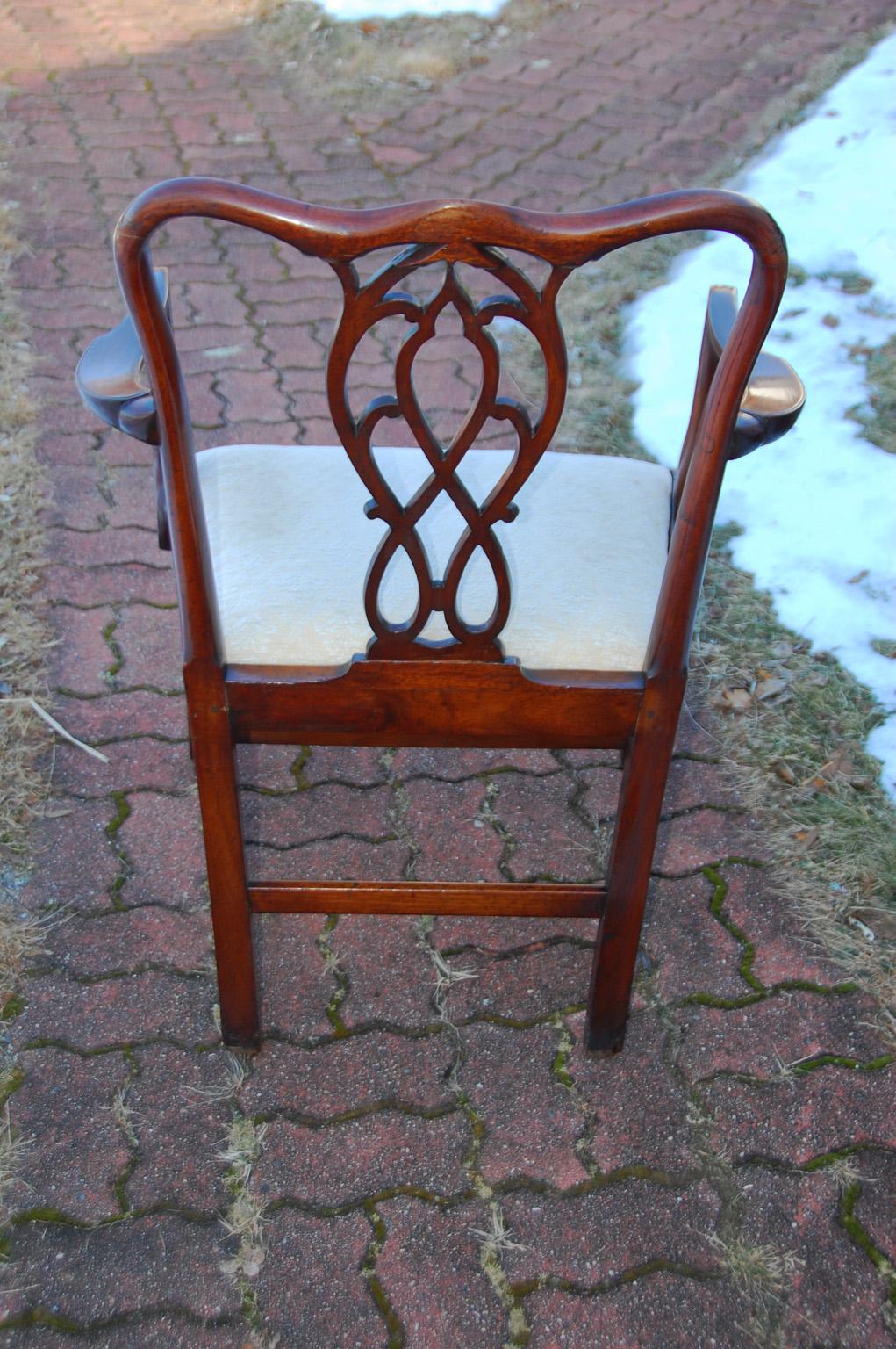English Georgian Period Mahogany Chippendale Armchair with Slip Seat Carved Back For Sale 2
