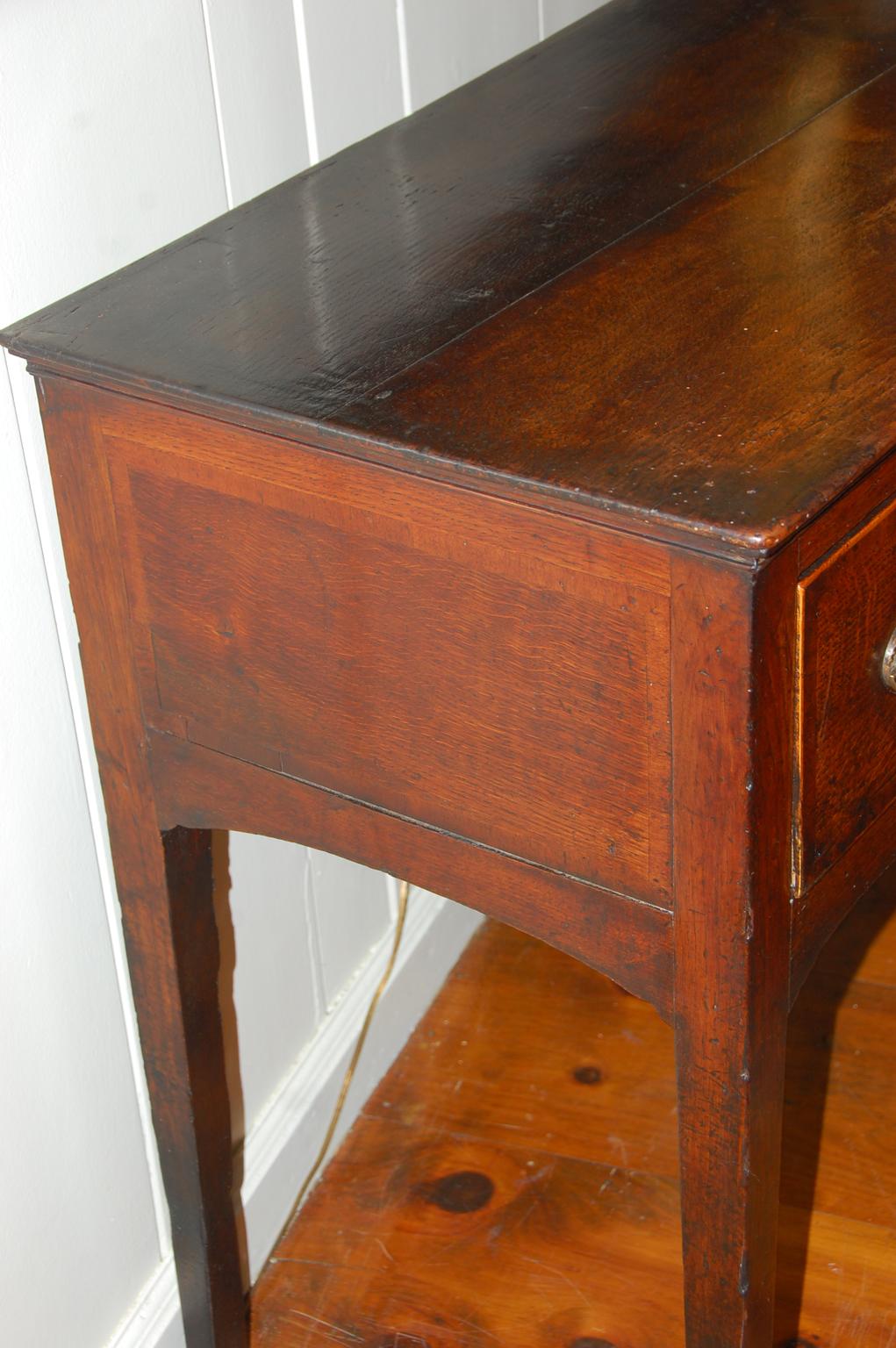 English Georgian Period Oak Low Dresser with Three Drawers Tapered Legs In Good Condition In Wells, ME