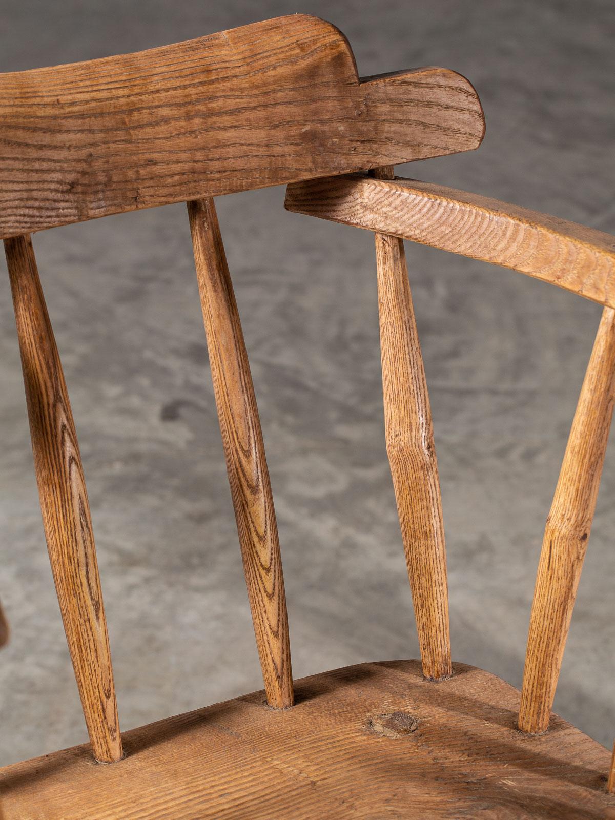 English Georgian Period Oak Rocking Chair, circa 1820 For Sale 5