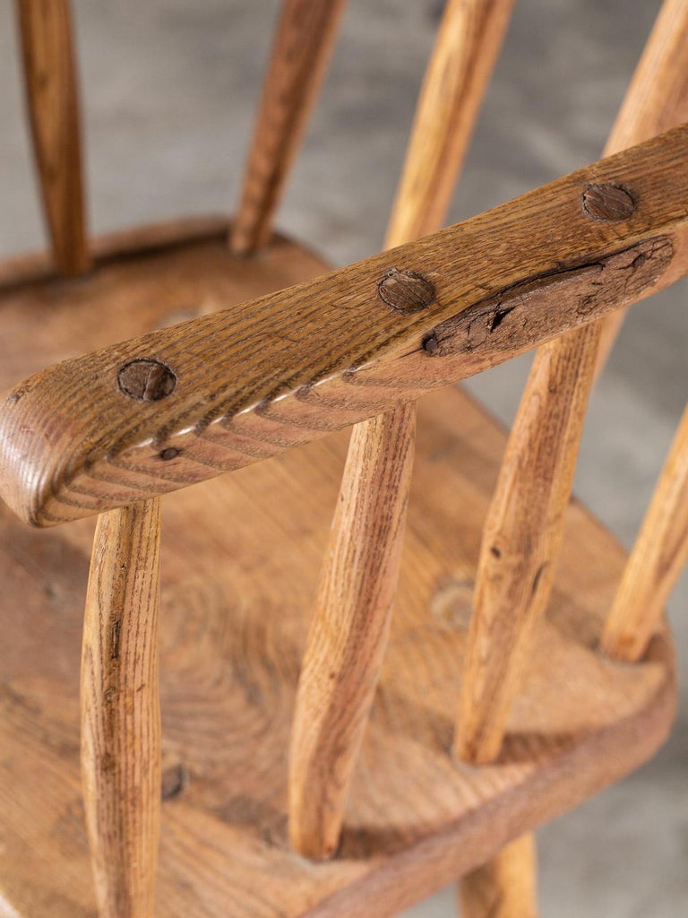 English Georgian Period Oak Rocking Chair, circa 1820 For Sale at 1stDibs